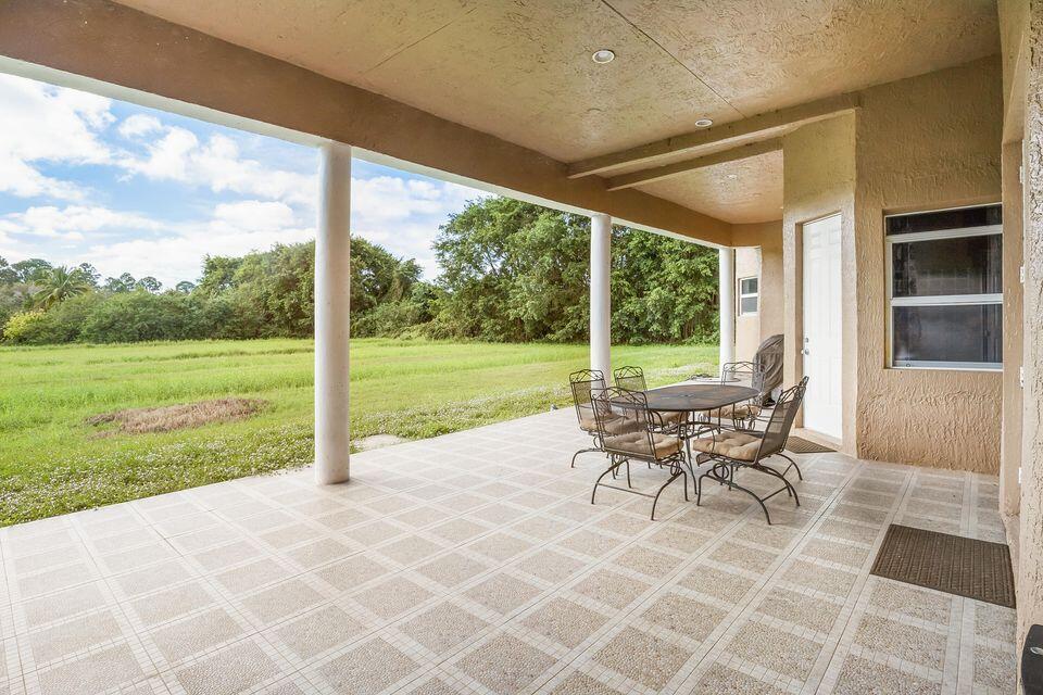LOXAHATCHEE GROVES - Residential Lease