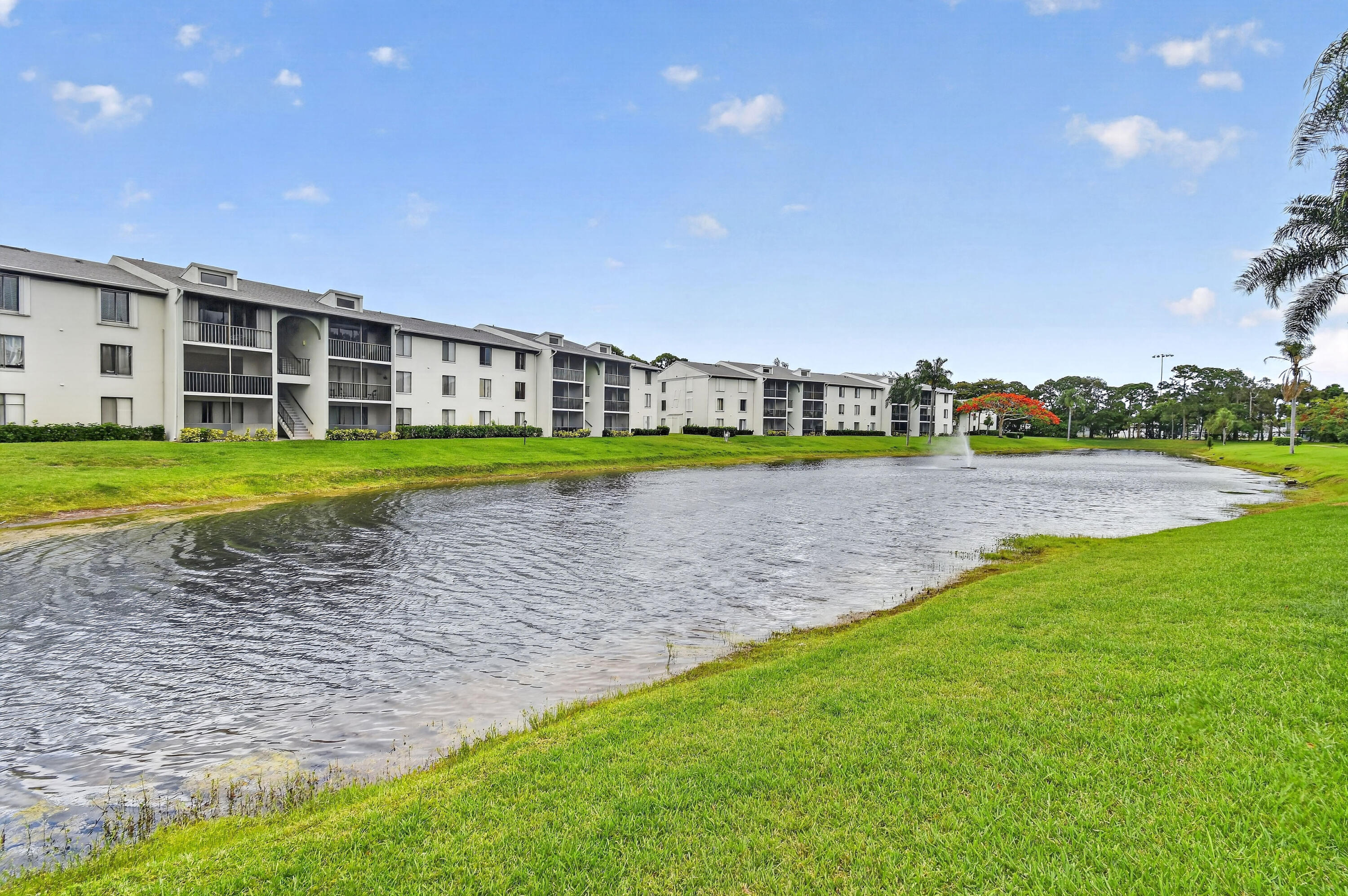 PALM CLUB WEST VILLAGE 1 CONDO - Residential