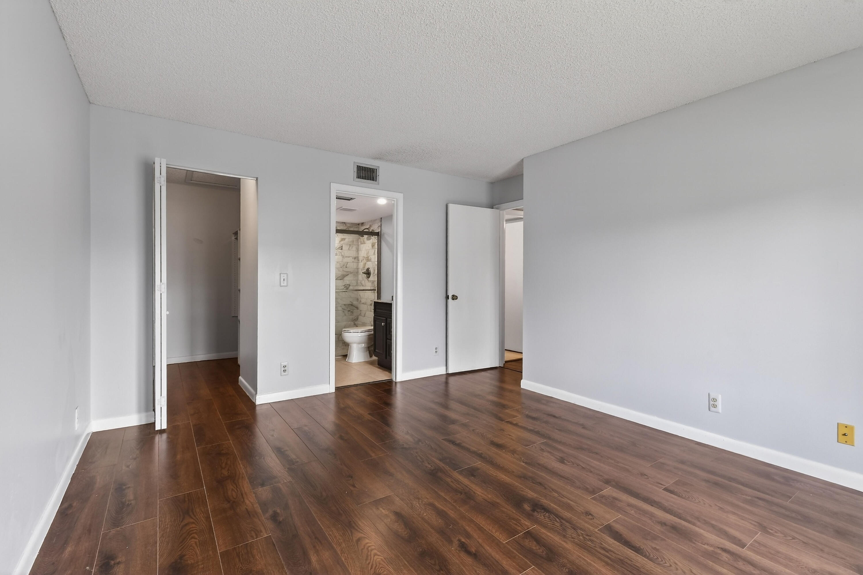 PALM CLUB WEST VILLAGE 1 CONDO - Residential