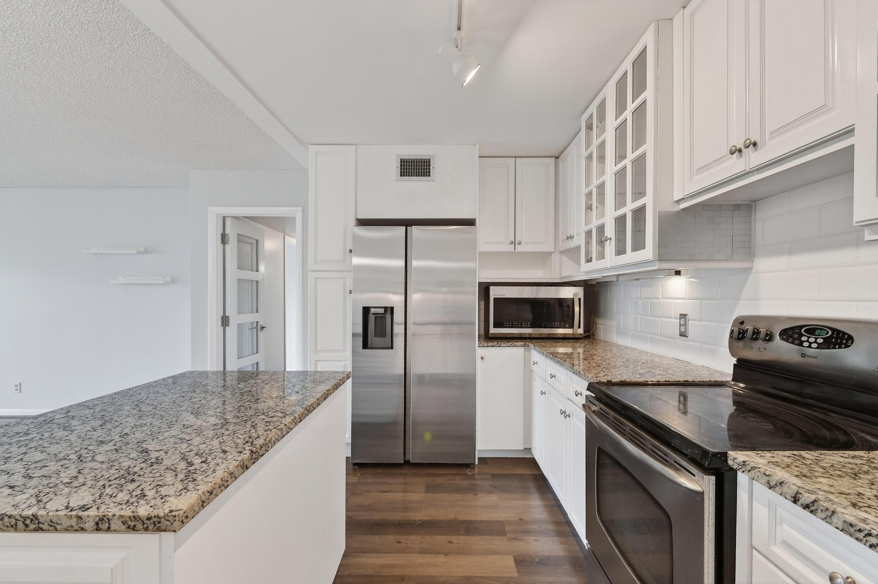 PALM CLUB WEST VILLAGE 1 CONDO - Residential