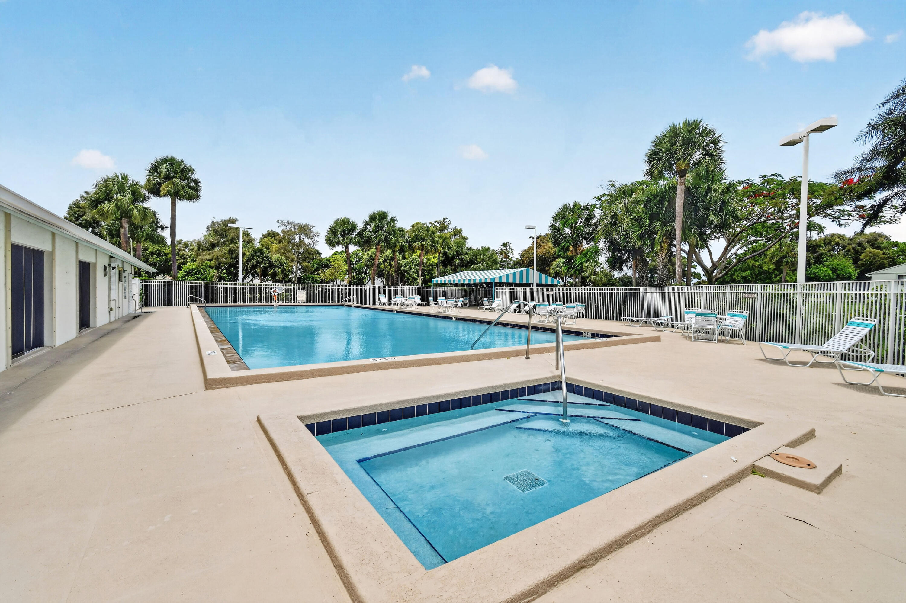 PALM CLUB WEST VILLAGE 1 CONDO - Residential