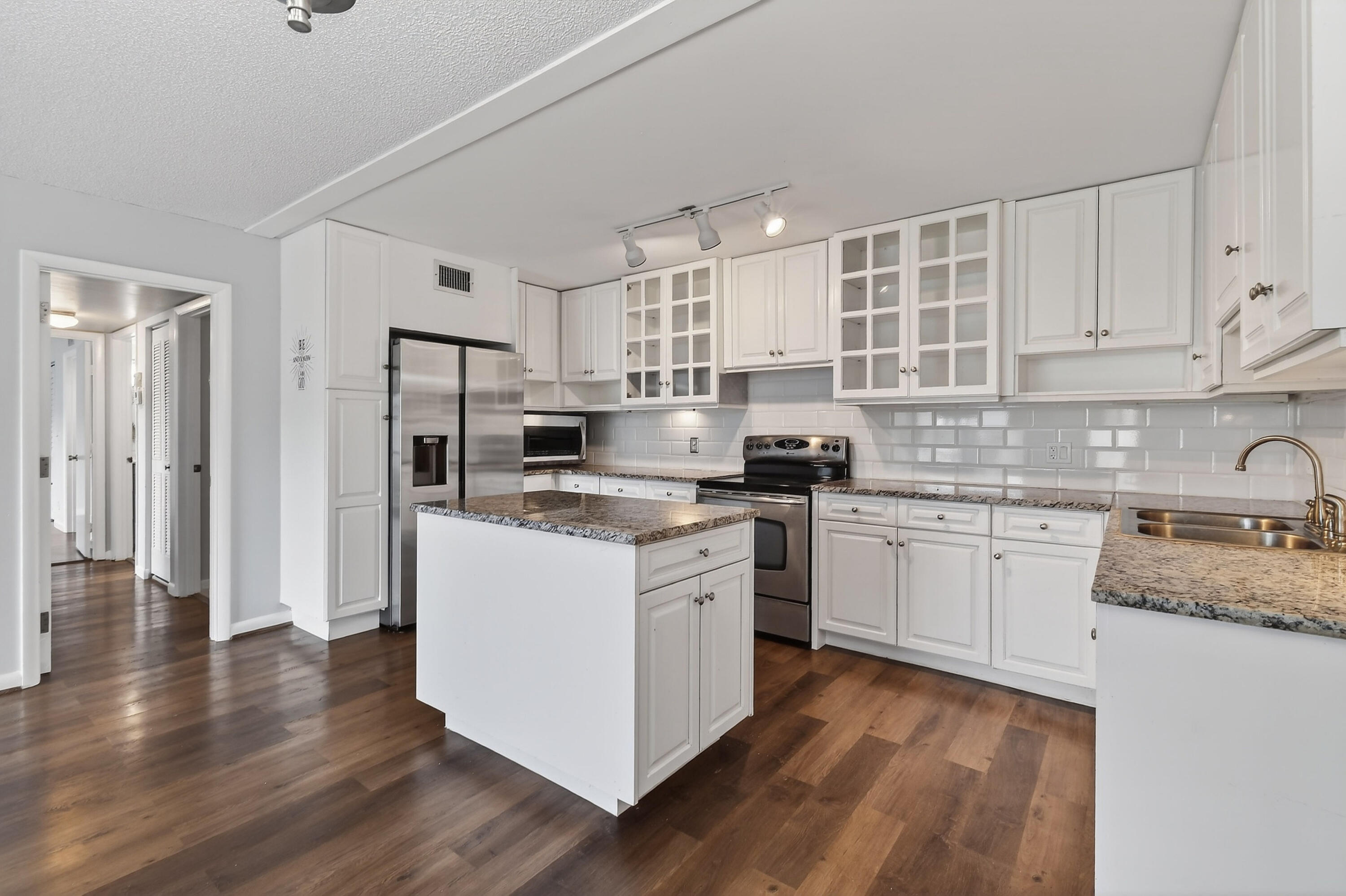 PALM CLUB WEST VILLAGE 1 CONDO - Residential