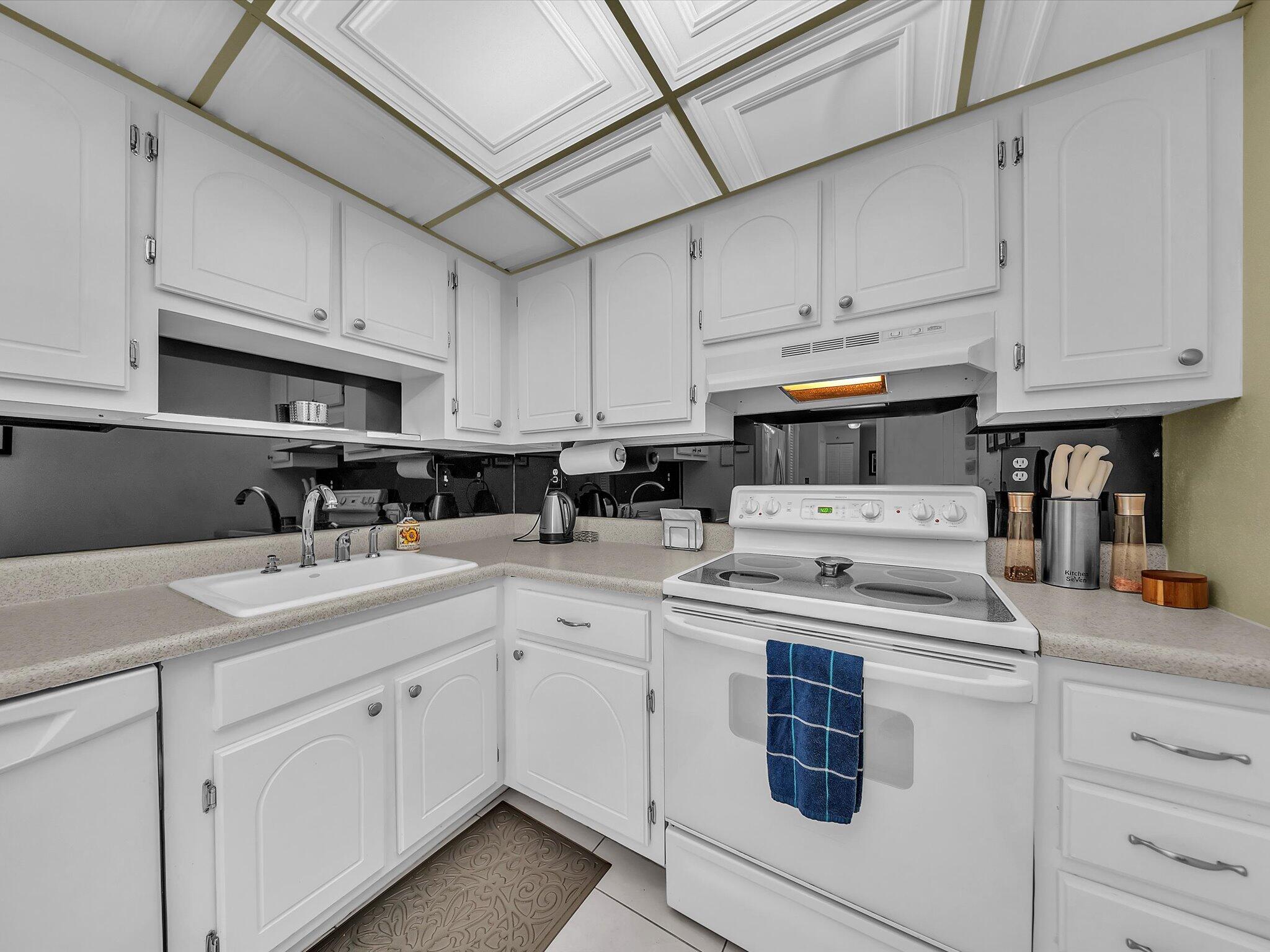 AMBASSADORS V NORTH CONDO - Residential