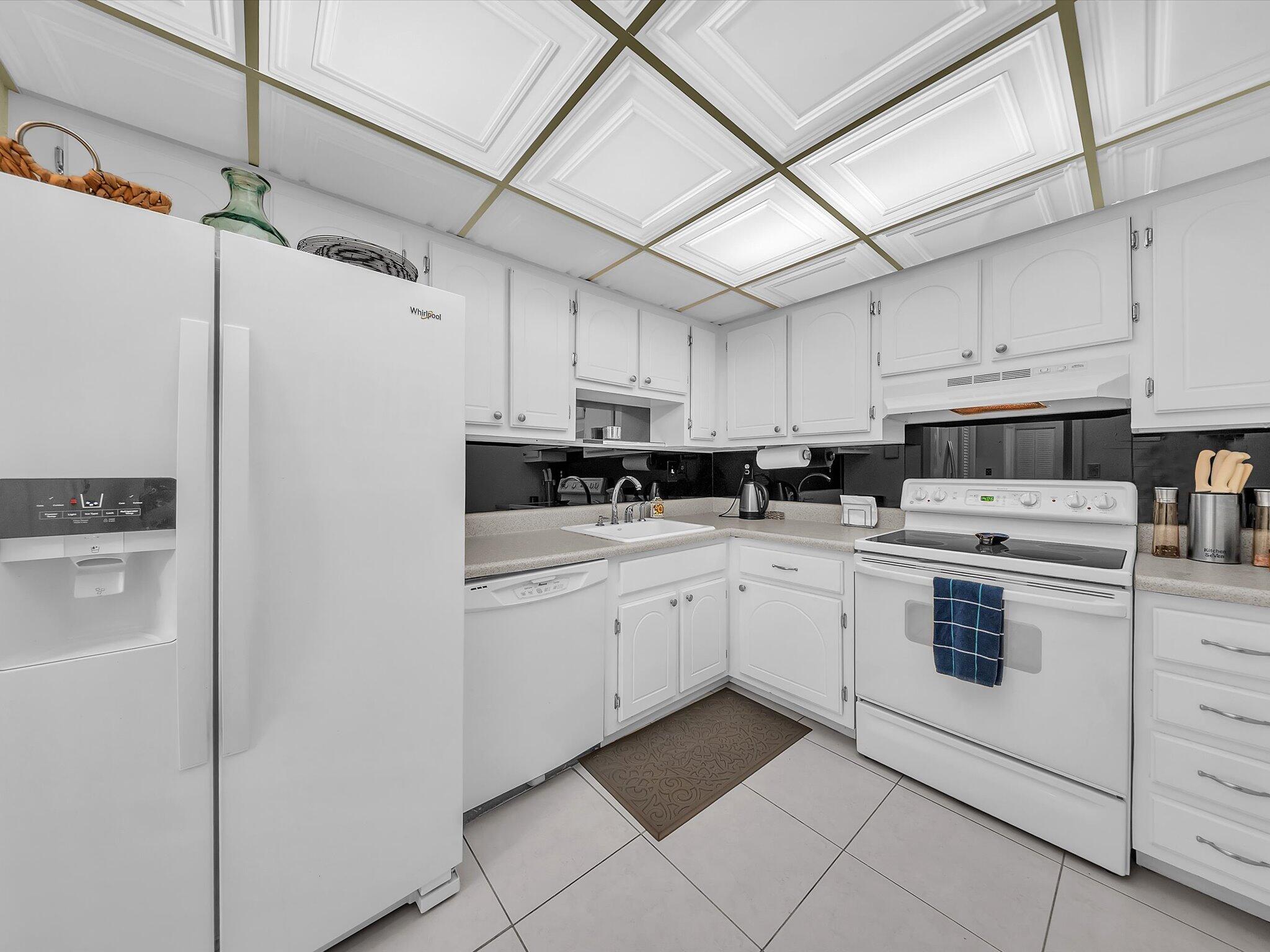 AMBASSADORS V NORTH CONDO - Residential