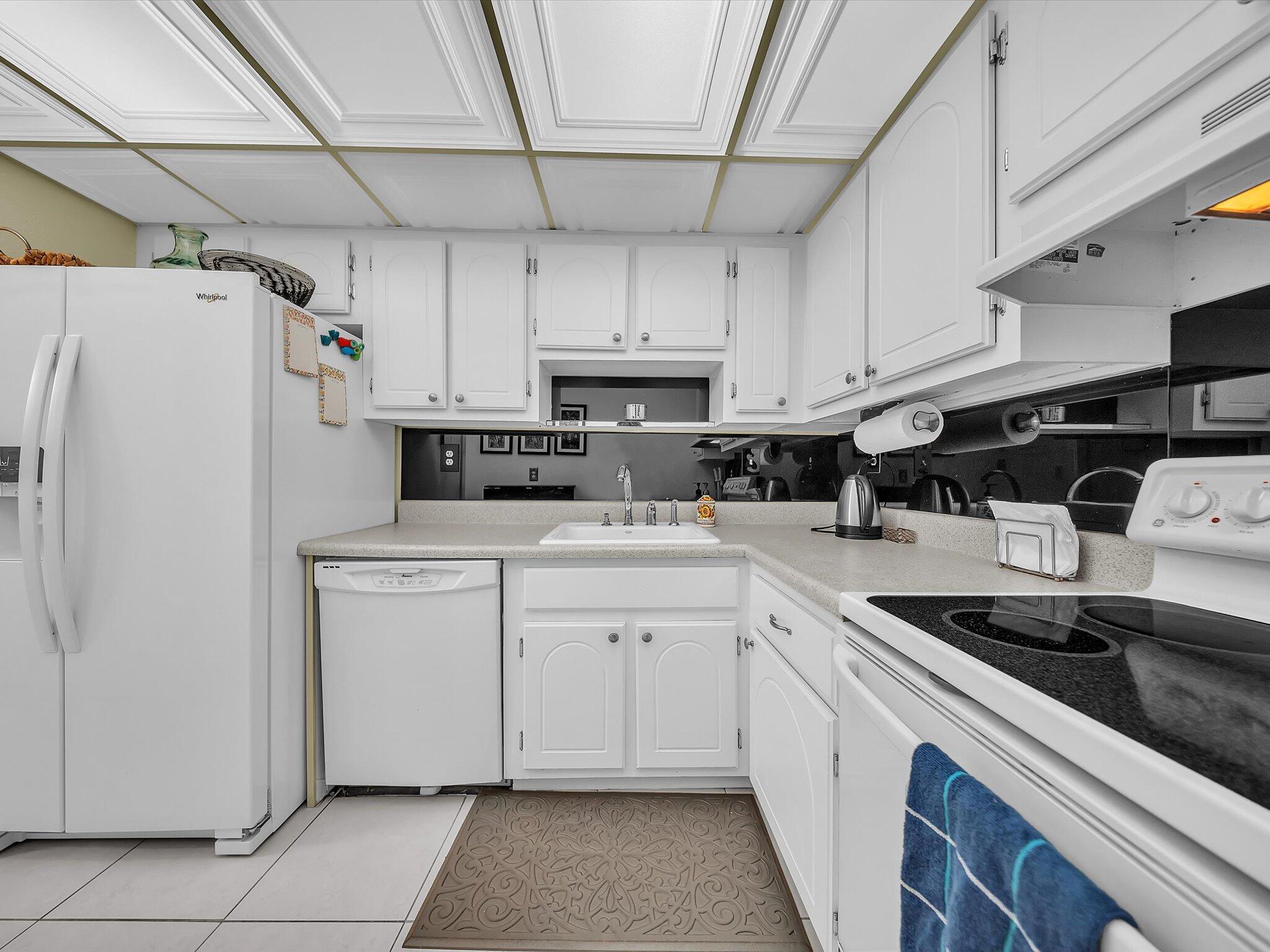 AMBASSADORS V NORTH CONDO - Residential