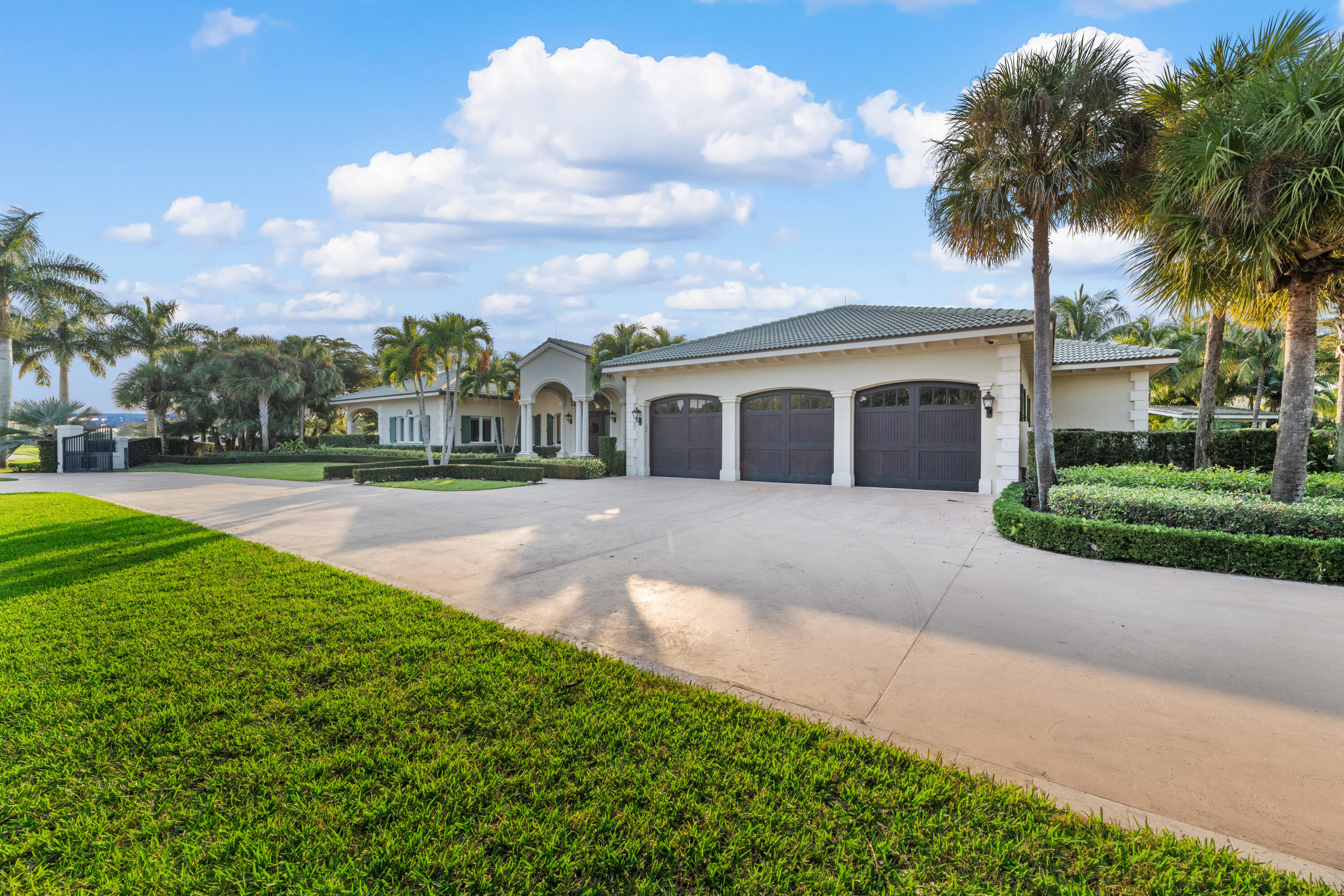 PALM BEACH POINT EAST - Residential