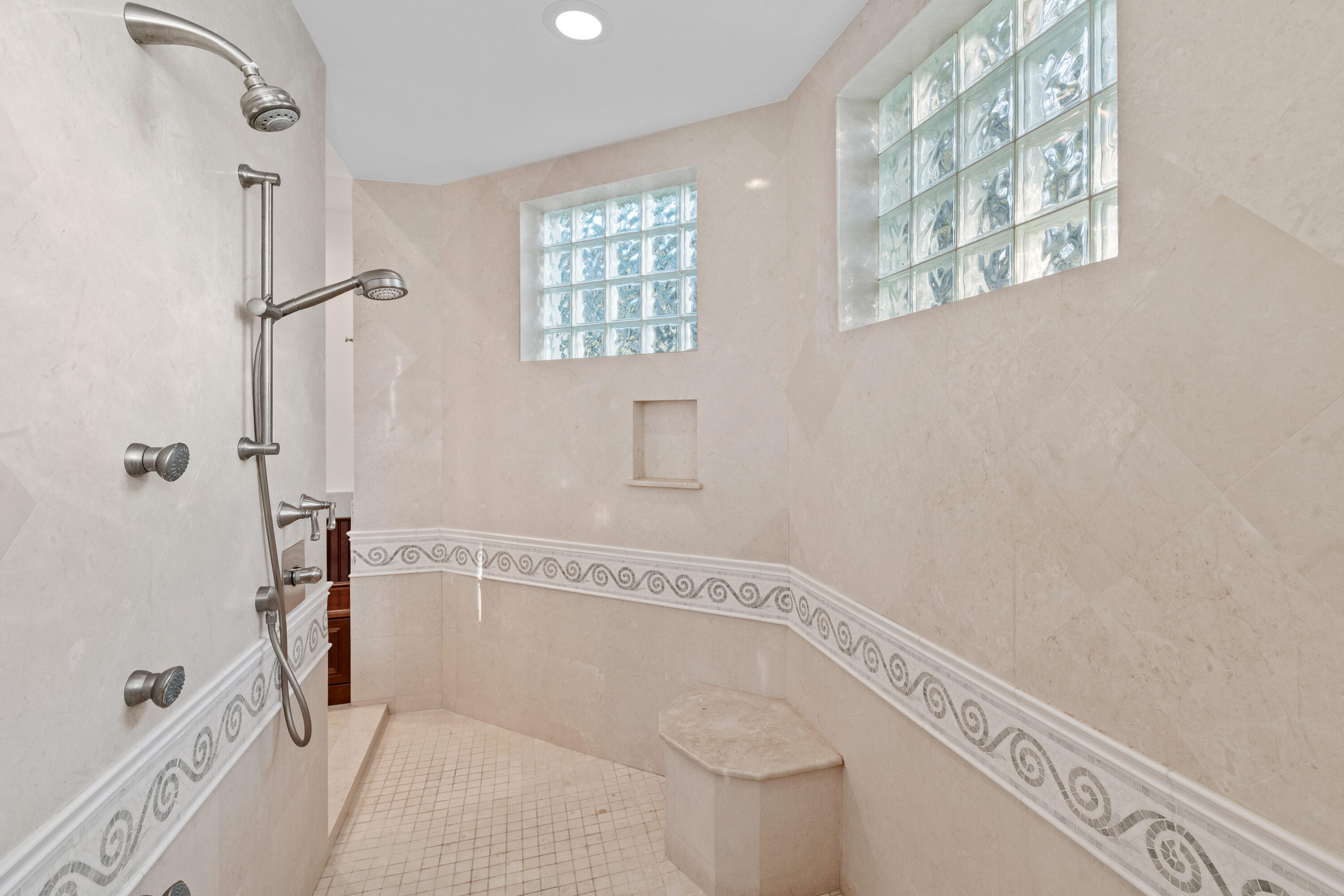 PALM BEACH POINT EAST - Residential