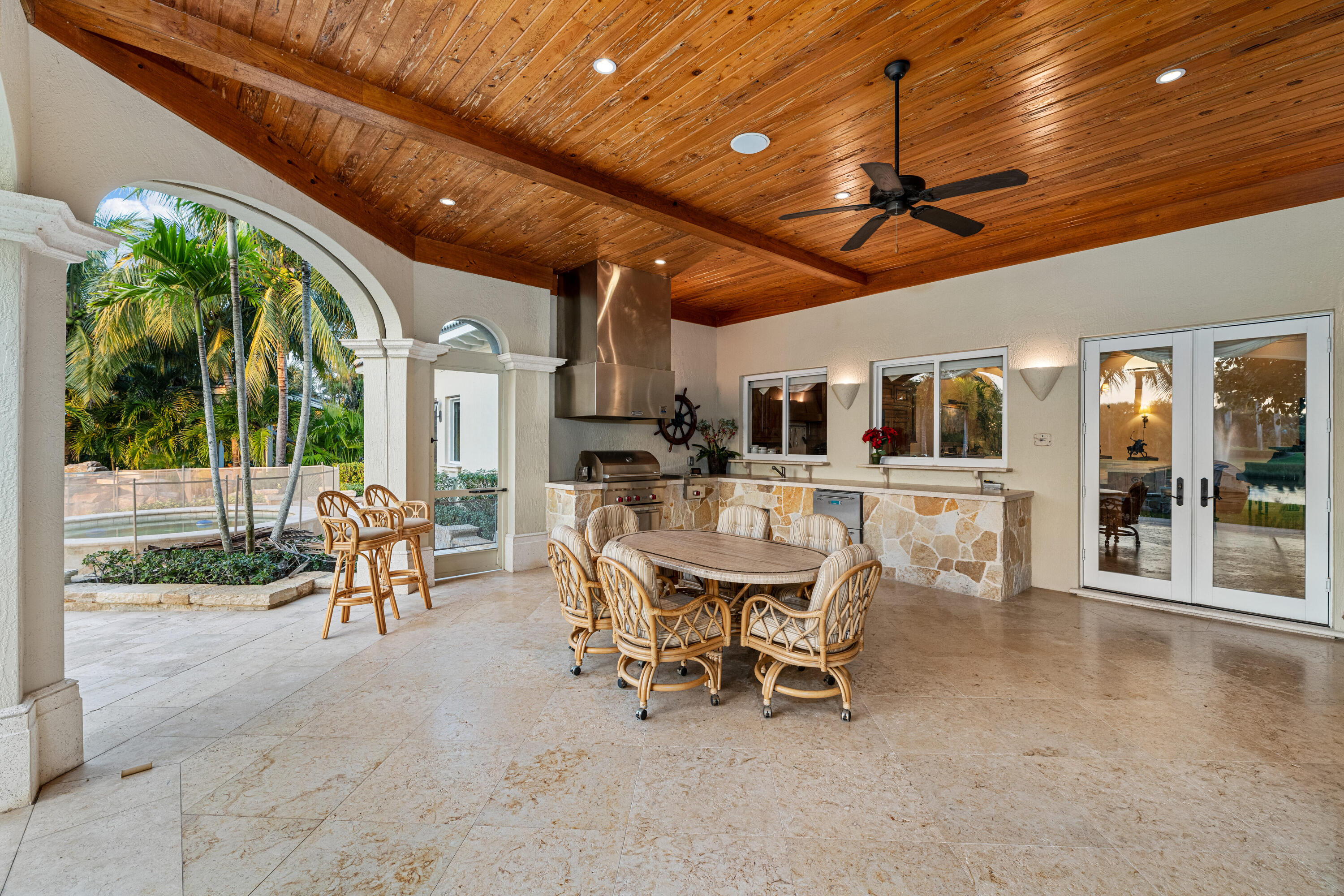 PALM BEACH POINT EAST - Residential