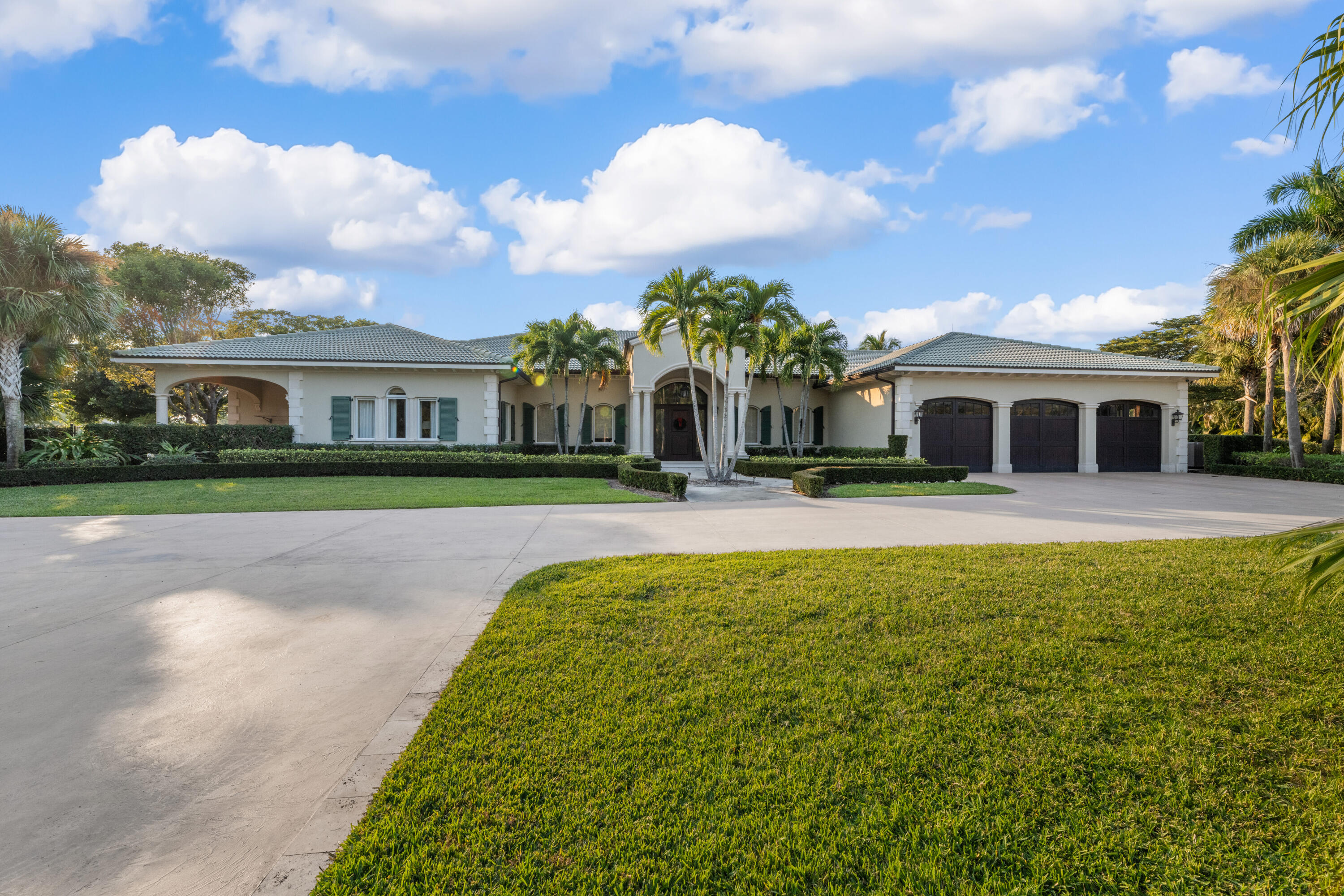 PALM BEACH POINT EAST - Residential