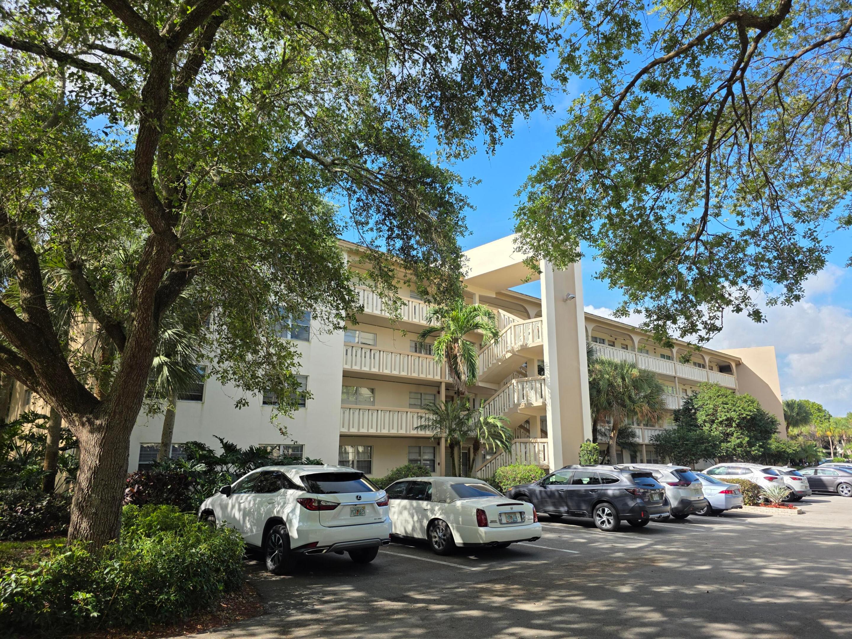 LUCAYA VILLAGE 1-B CONDO - Residential