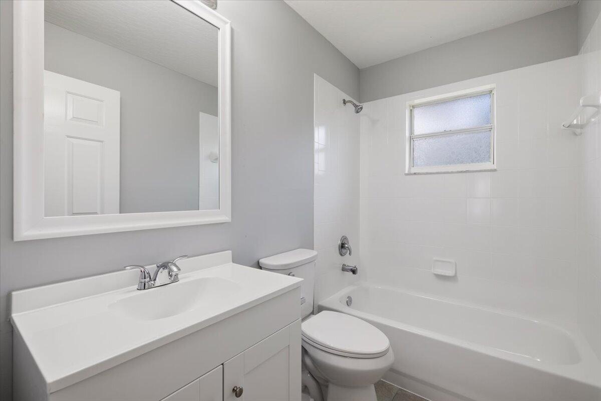 SEBASTIAN HIGHLANDS UNIT 17 - Residential