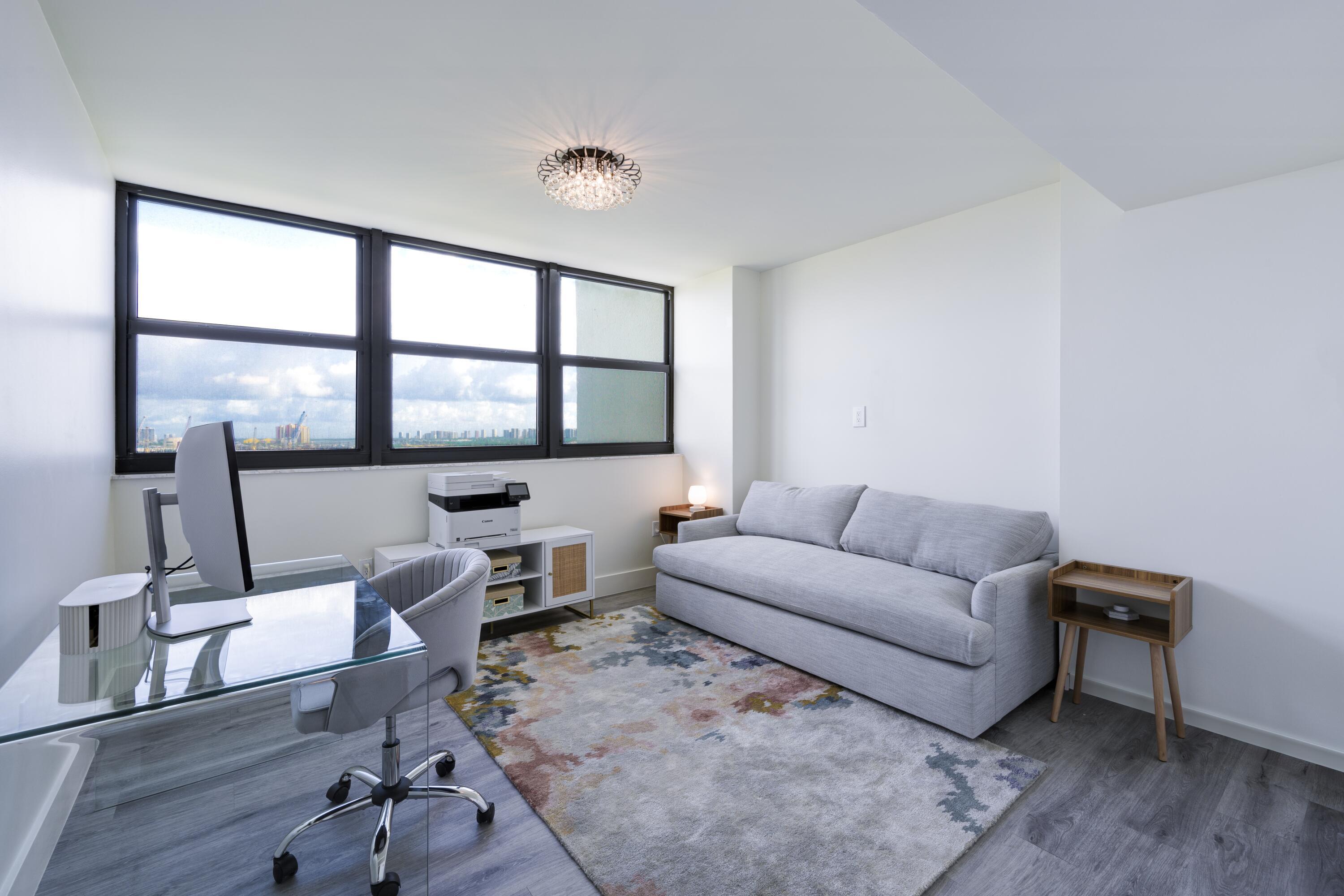 PALM BEACH HOUSE CONDO - Residential