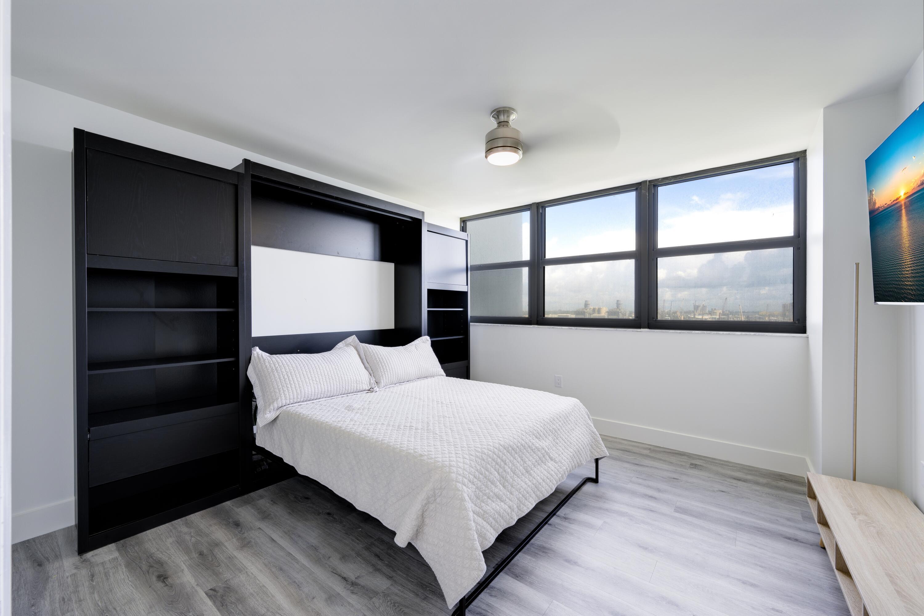 PALM BEACH HOUSE CONDO - Residential