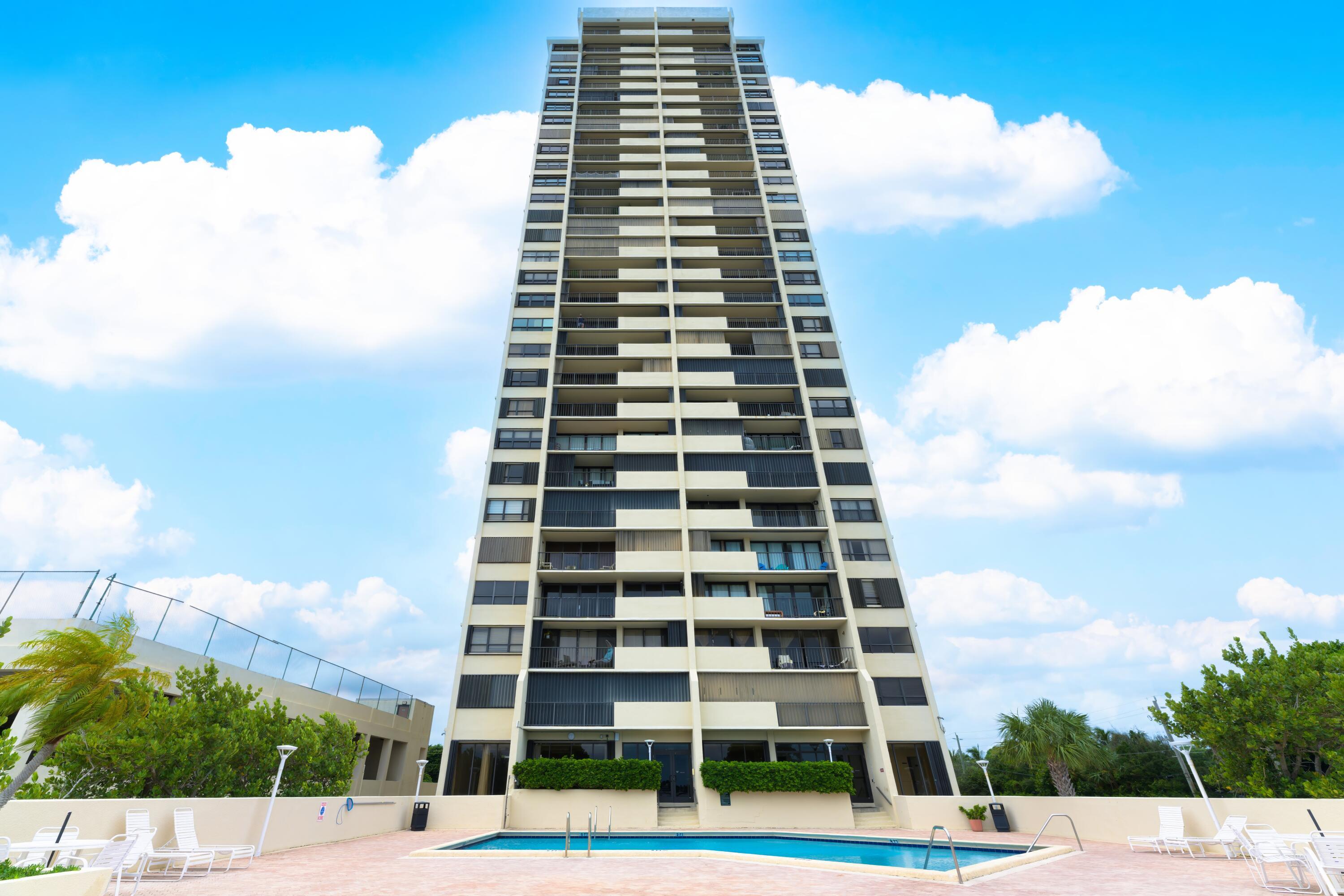 PALM BEACH HOUSE CONDO - Residential