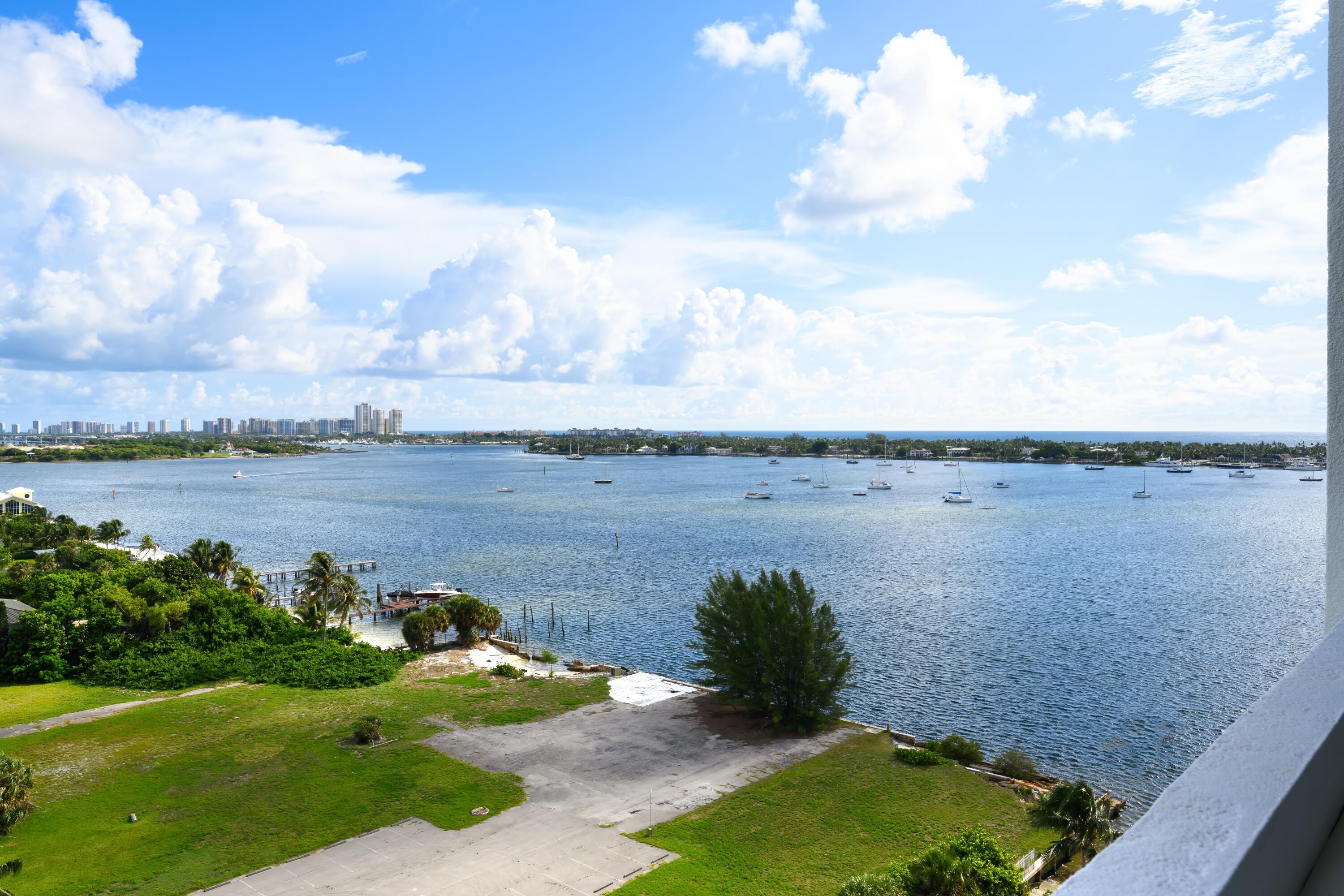 PALM BEACH HOUSE CONDO - Residential