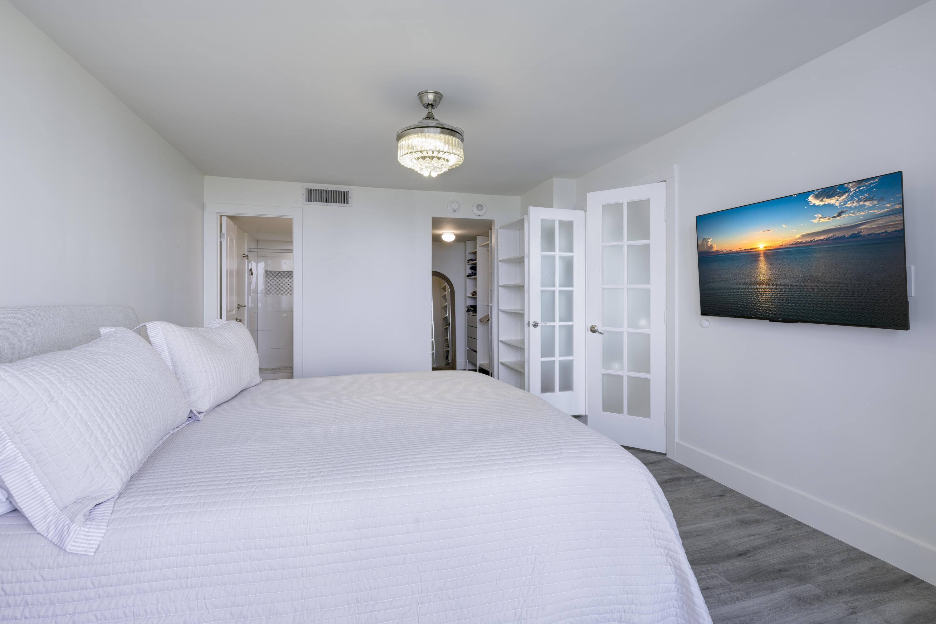 PALM BEACH HOUSE CONDO - Residential