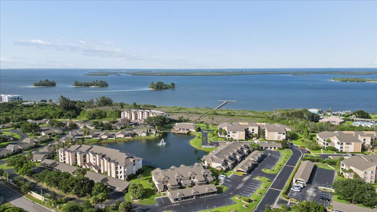 REFLECTIONS ON THE RIVER VIII - Residential