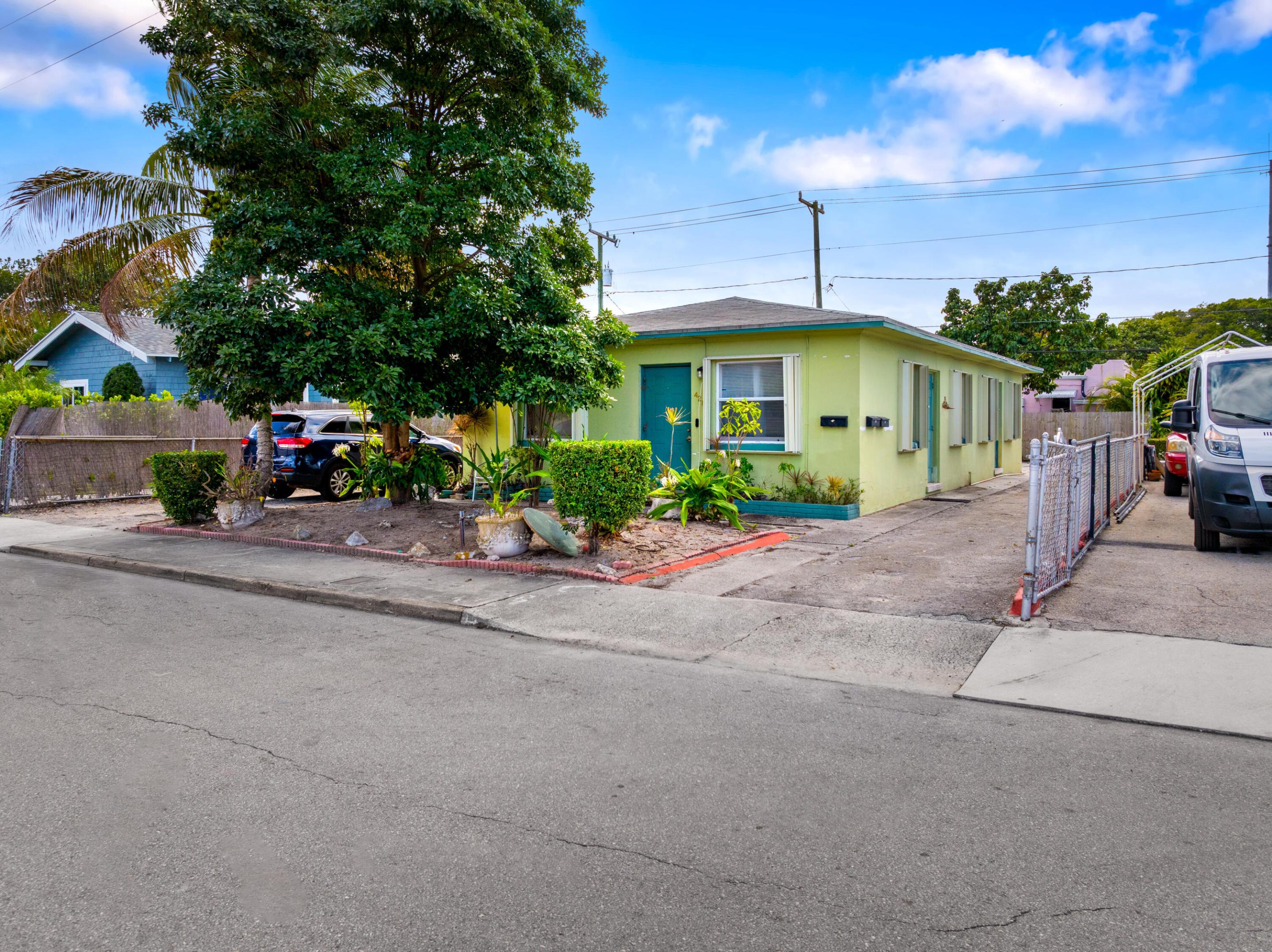 ESTATES OF SOUTH PALM BEACH - Residential Income