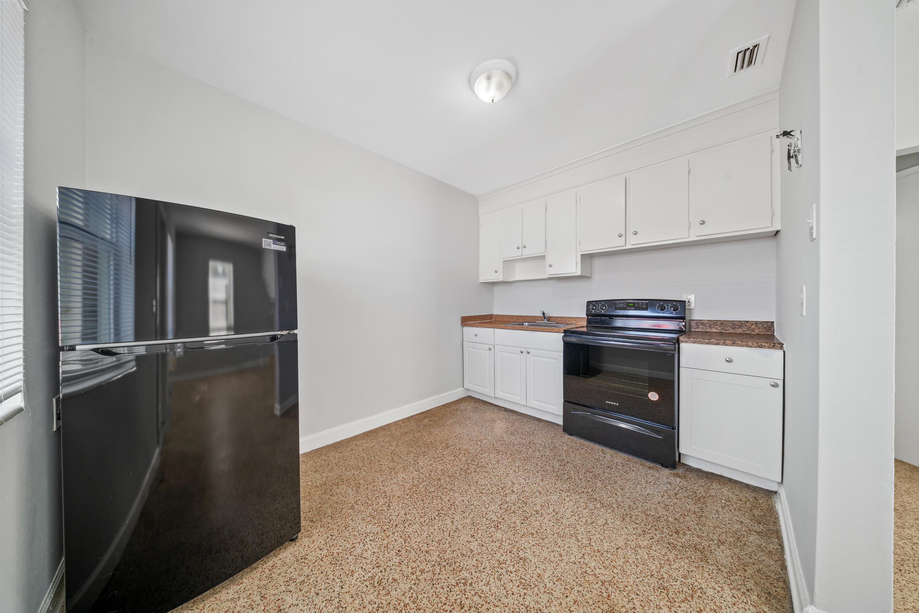 ESTATES OF SOUTH PALM BEACH - Residential Income