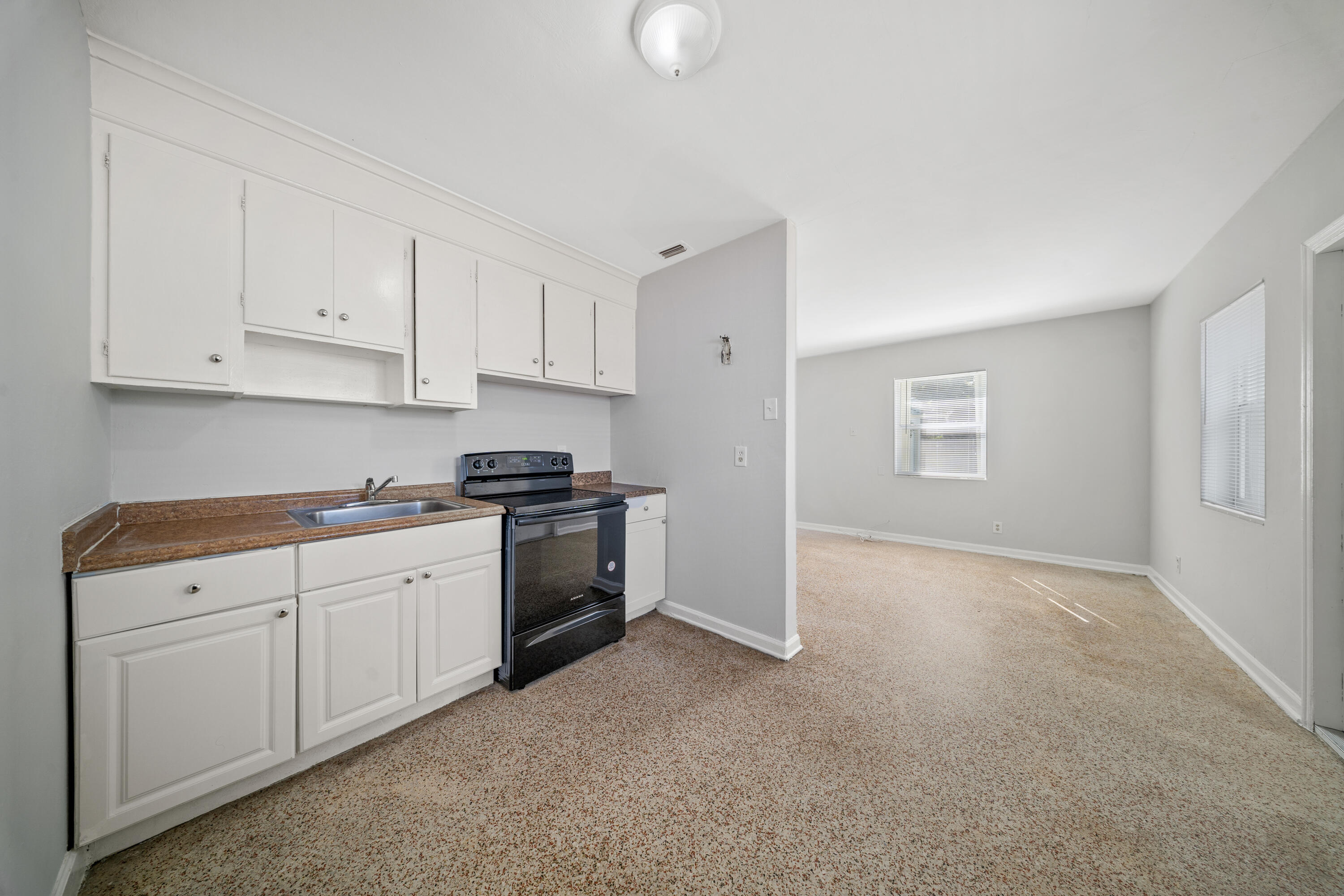 ESTATES OF SOUTH PALM BEACH - Residential Income