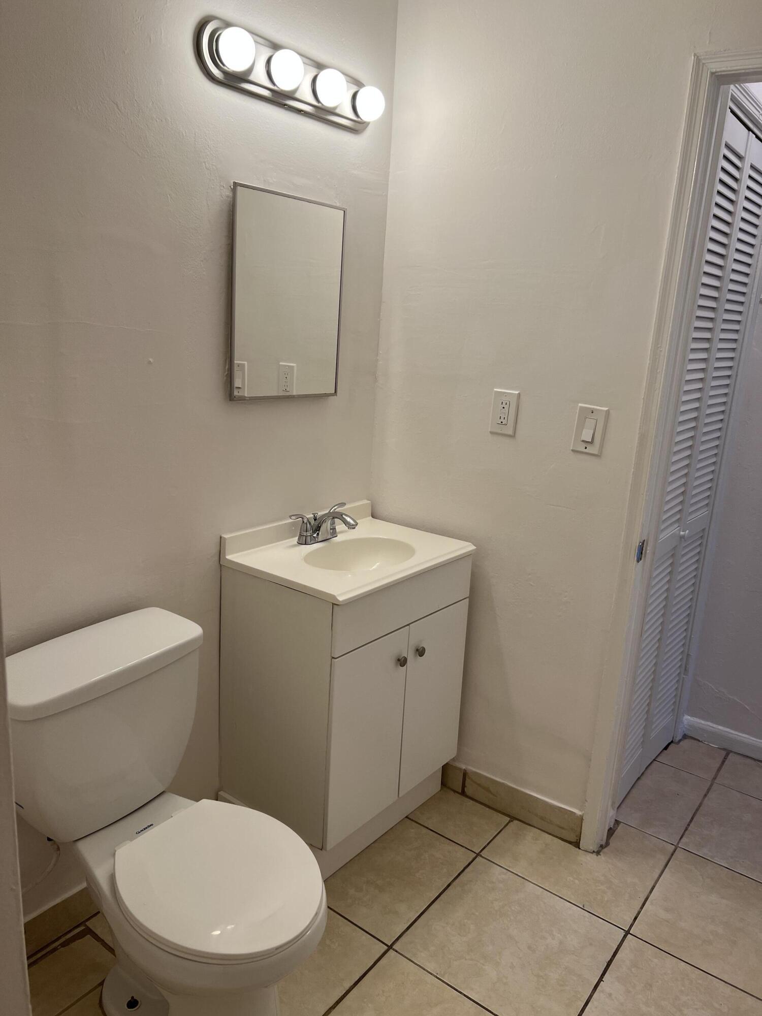ESTATES OF SOUTH PALM BEACH - Residential Income