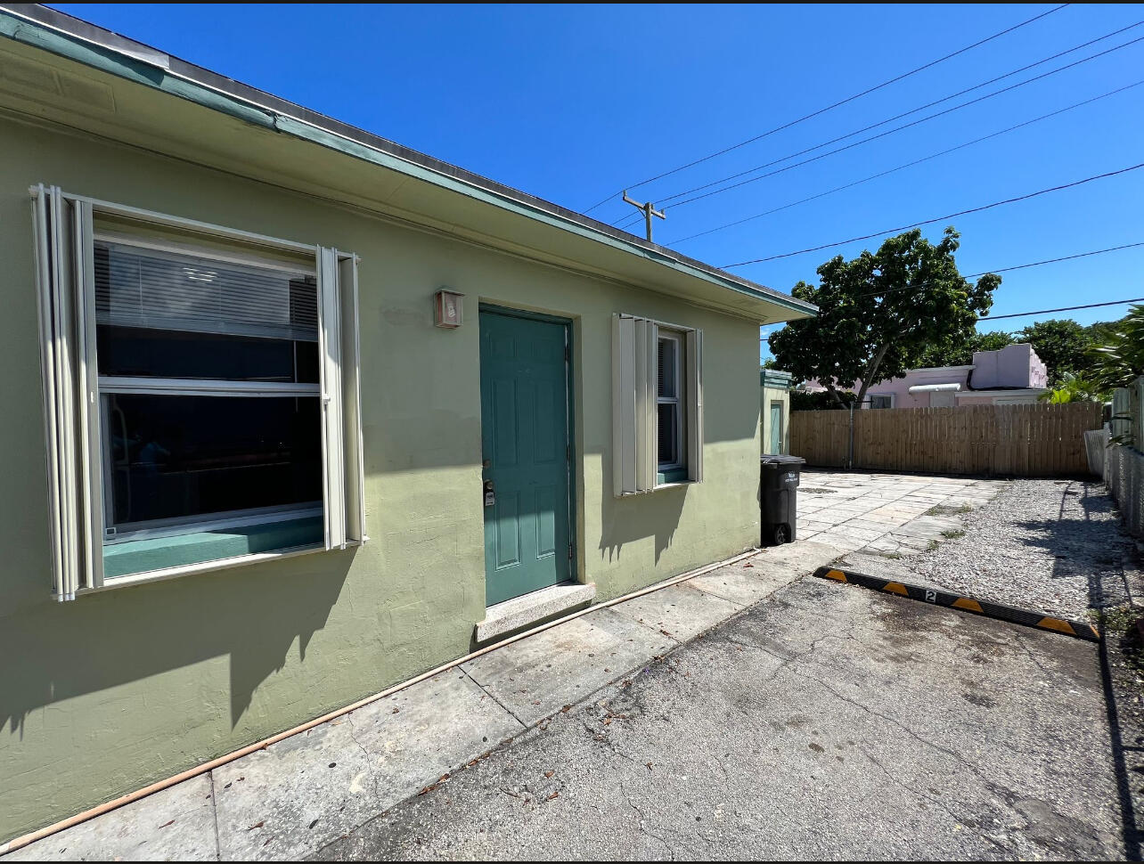ESTATES OF SOUTH PALM BEACH - Residential Income