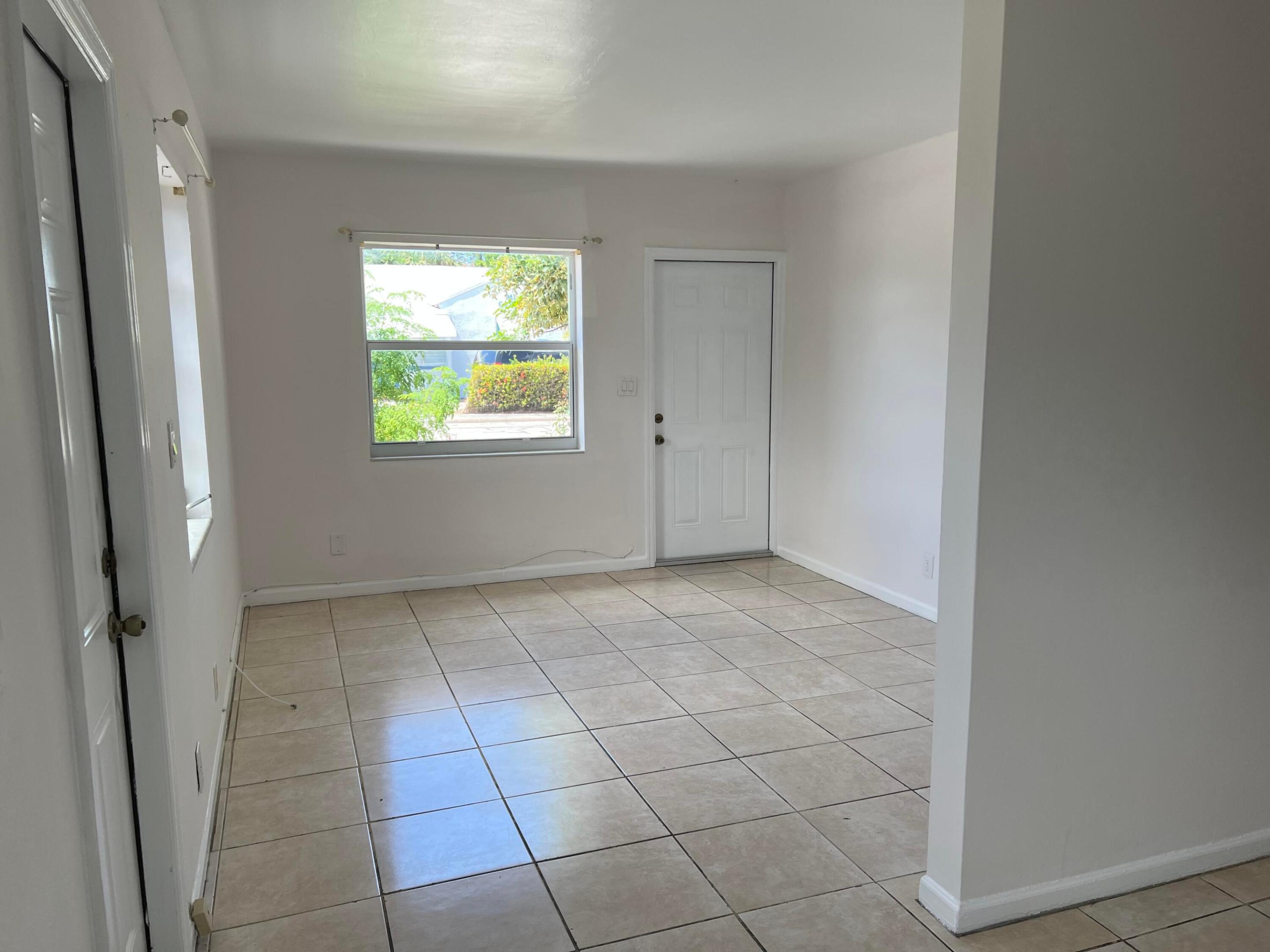 ESTATES OF SOUTH PALM BEACH - Residential Income