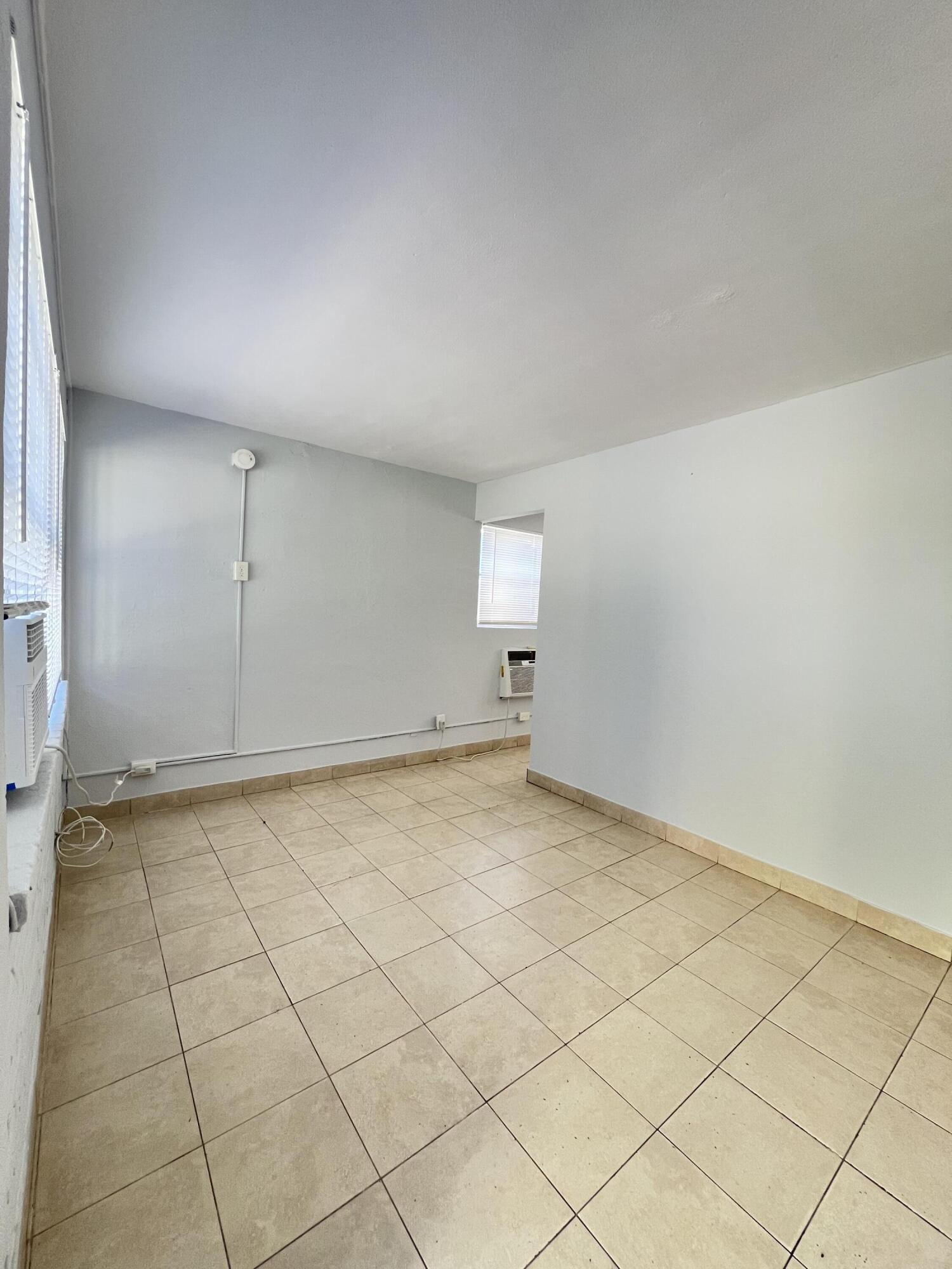 ESTATES OF SOUTH PALM BEACH - Residential Income