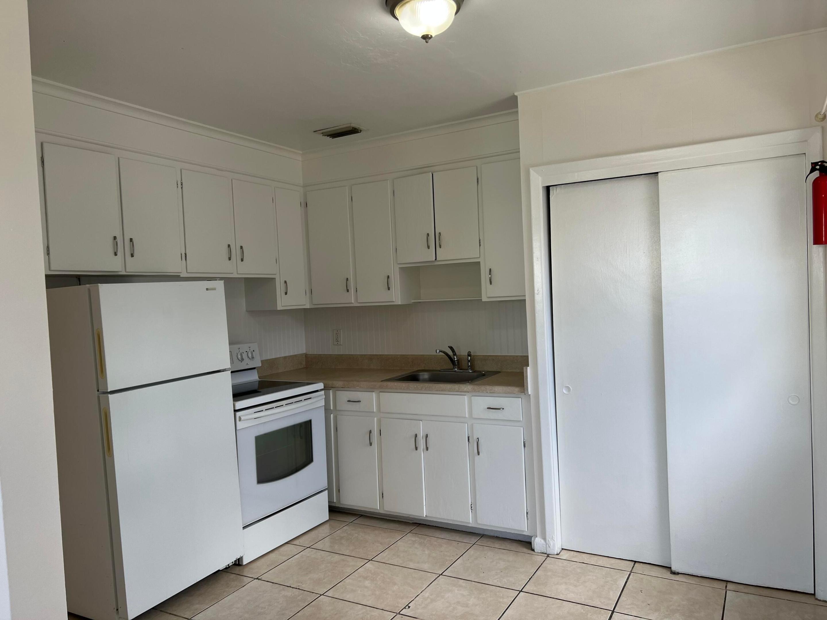 ESTATES OF SOUTH PALM BEACH - Residential Income