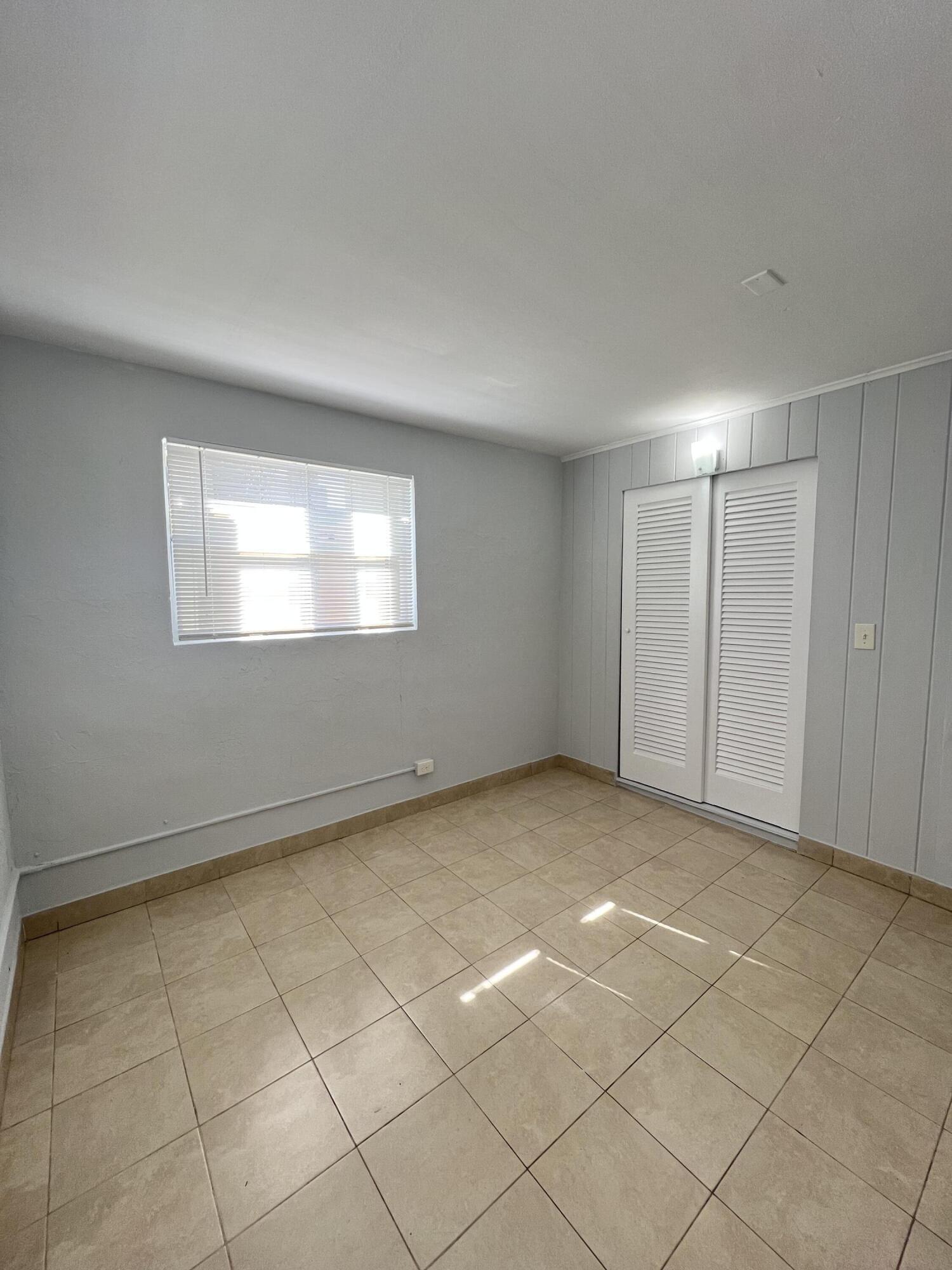 ESTATES OF SOUTH PALM BEACH - Residential Income