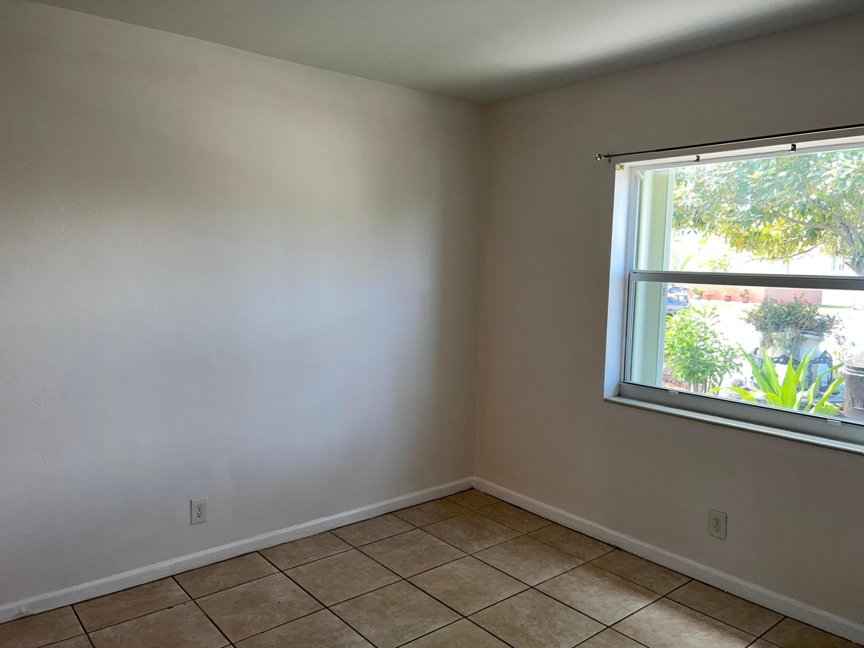 ESTATES OF SOUTH PALM BEACH - Residential Income
