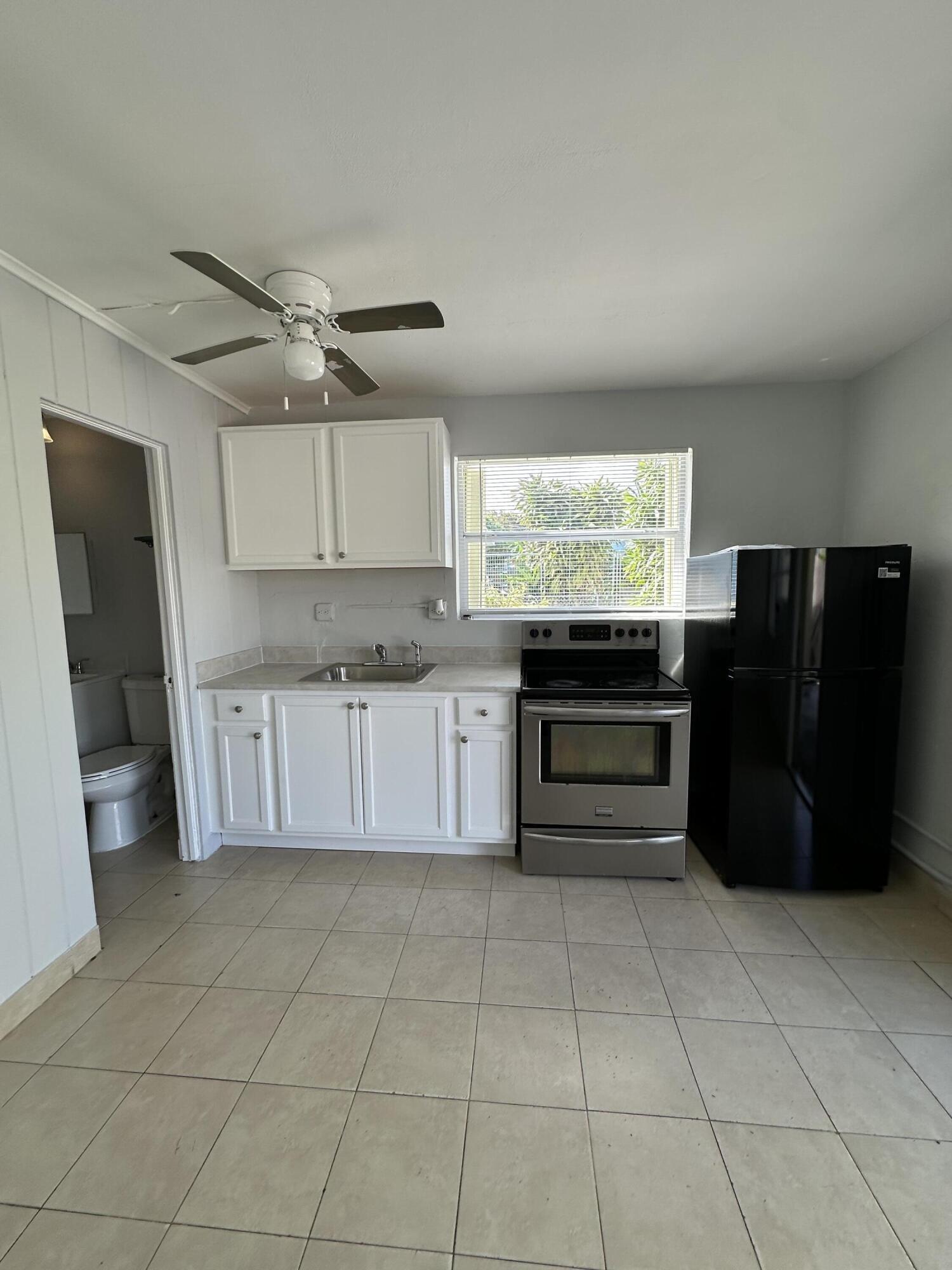 ESTATES OF SOUTH PALM BEACH - Residential Income