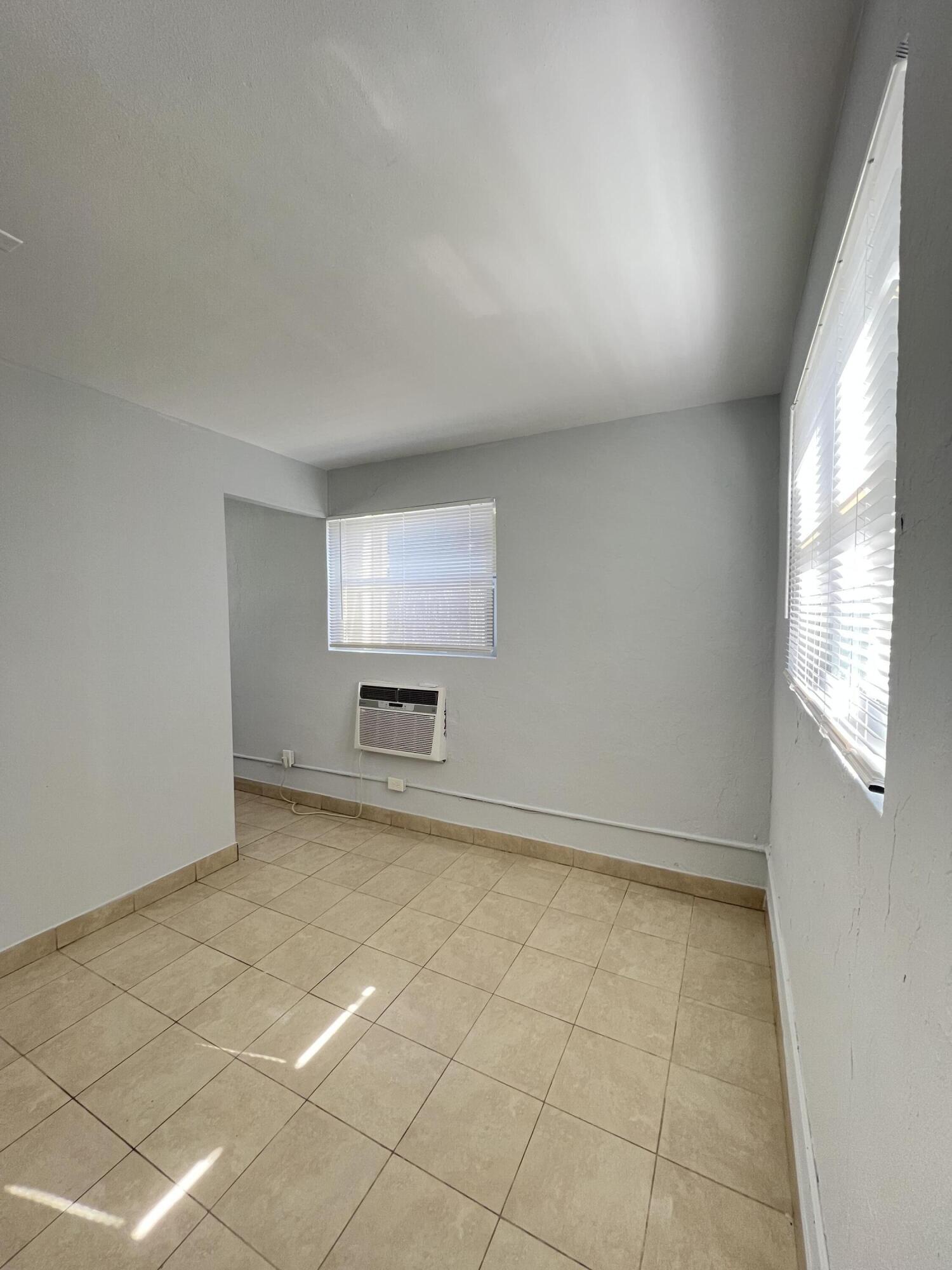 ESTATES OF SOUTH PALM BEACH - Residential Income