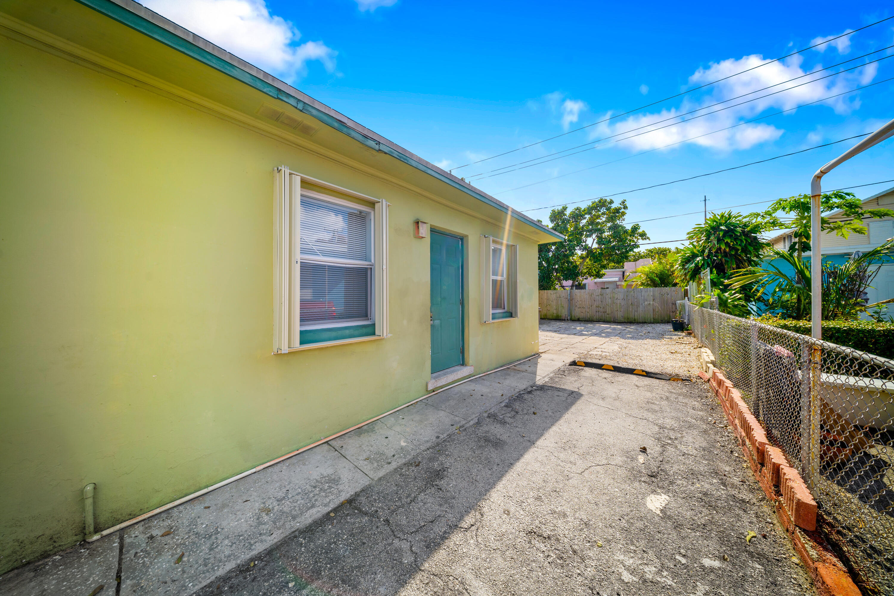 ESTATES OF SOUTH PALM BEACH - Residential Income