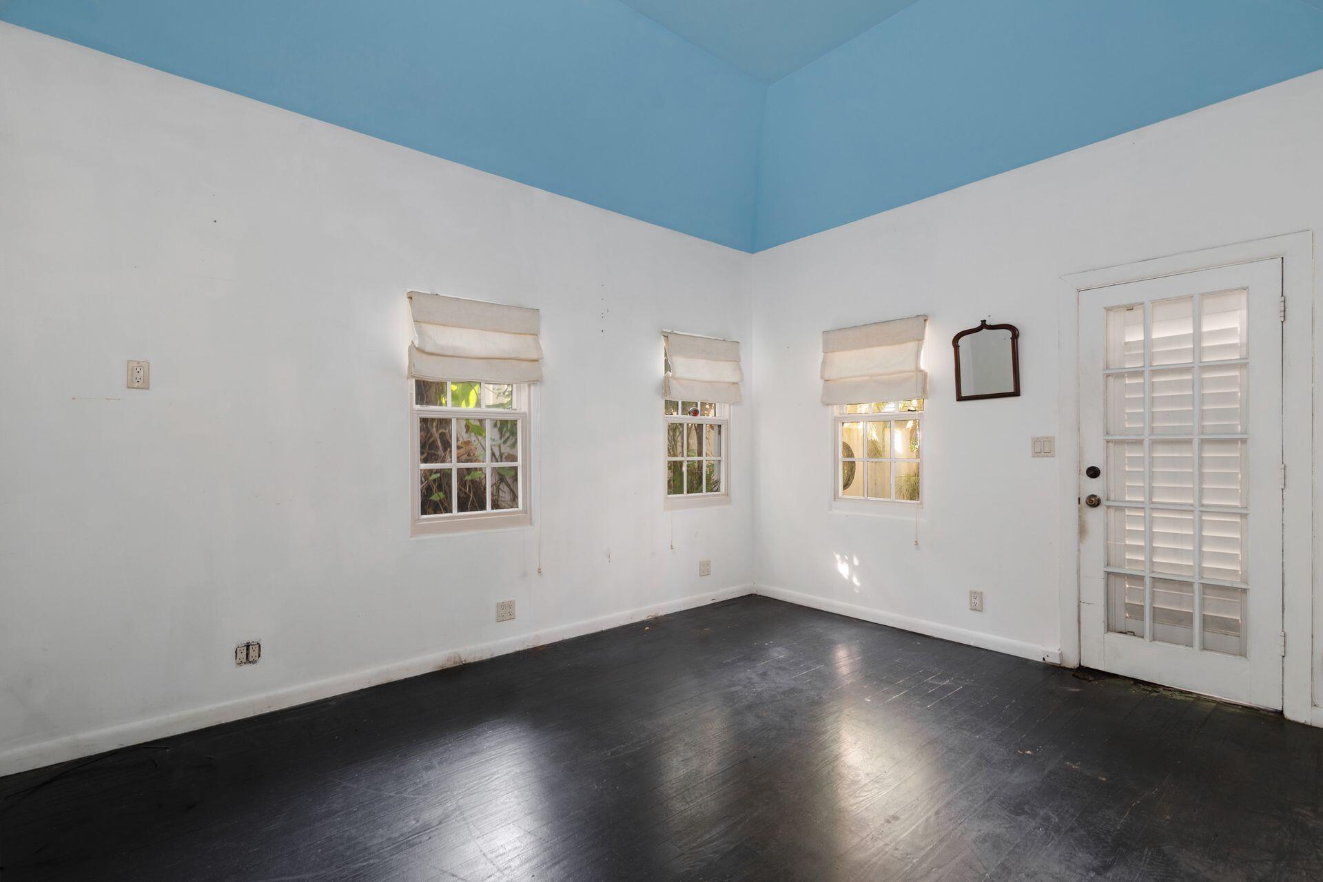 PLAZA PL - Residential