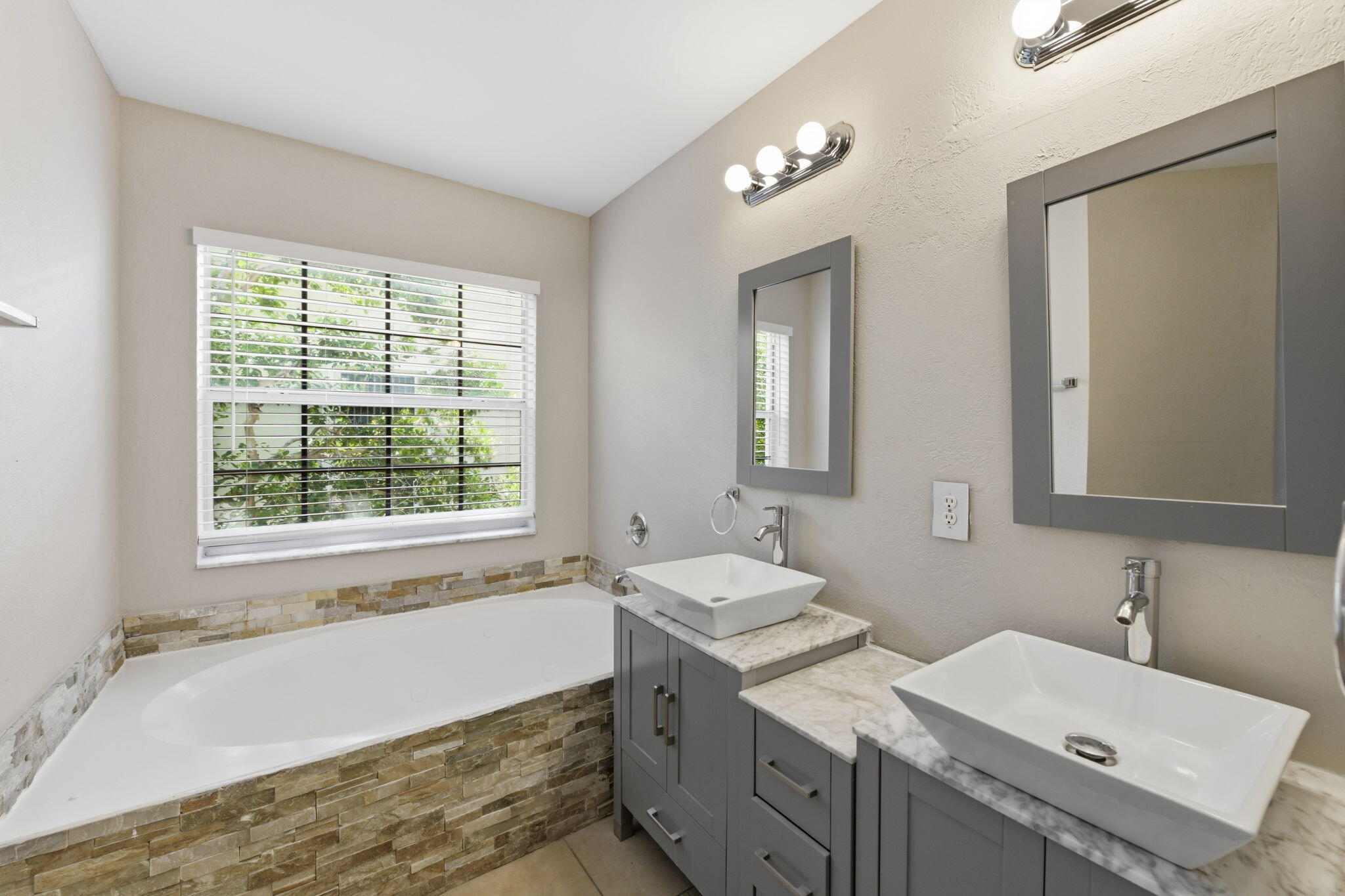 KENSINGTON SOUTH - Residential