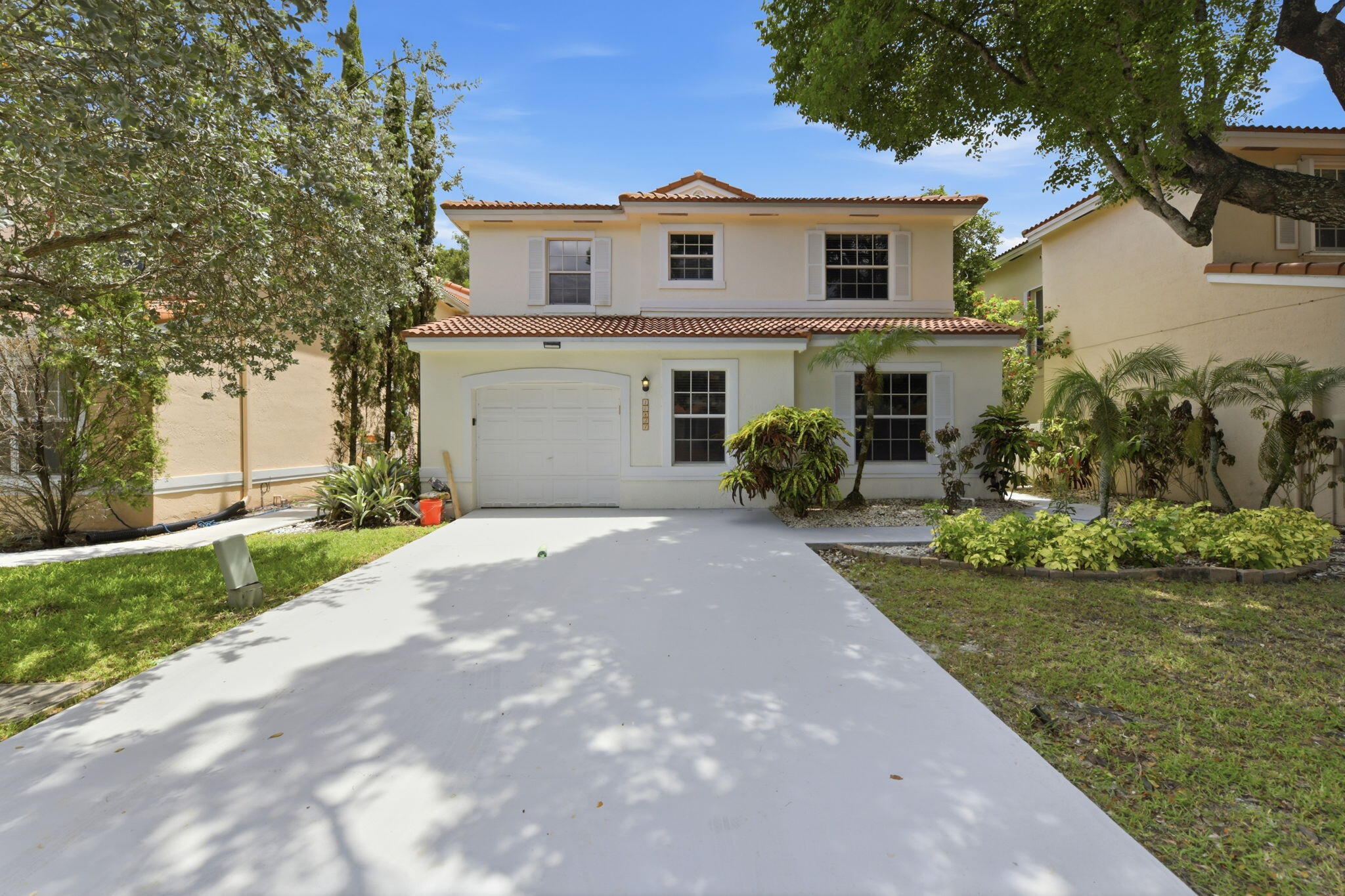 Welcome to this beautiful Coral Springs home offering a comfortable layout, inviting living spaces, and a great location within an established residential community. Designed for everyday living and entertaining, the home provides a welcoming atmosphere with spacious areas to relax, gather, and create lasting memories. Enjoy the convenience of nearby shopping, dining, parks, schools, and major roadways while being surrounded by the charm and tranquility of Coral Springs. This property presents a wonderful opportunity to enjoy the South Florida lifestyle in a highly desirable area.