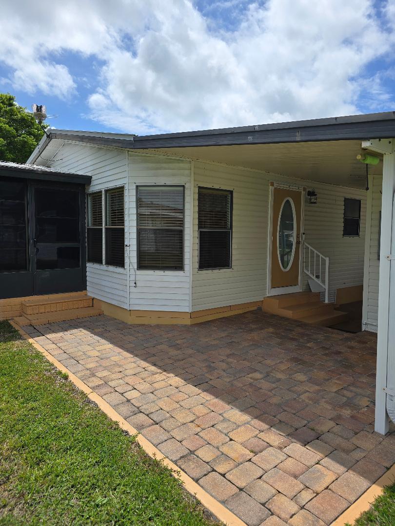 TROPICAL ISLES - Residential