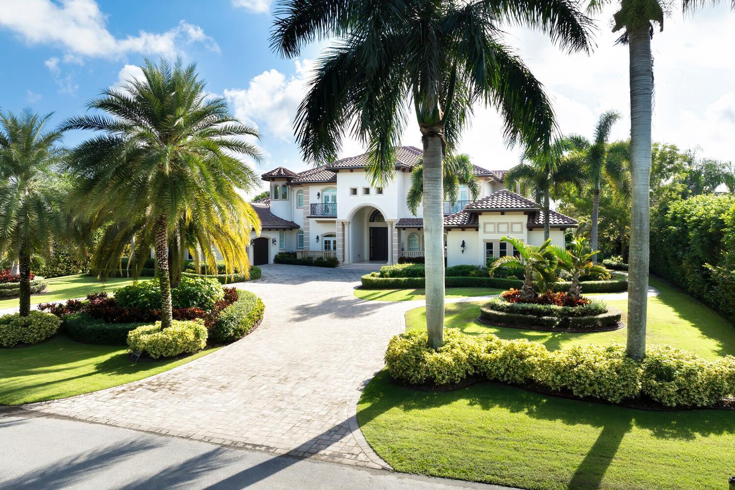 BANYAN LAKES - Residential