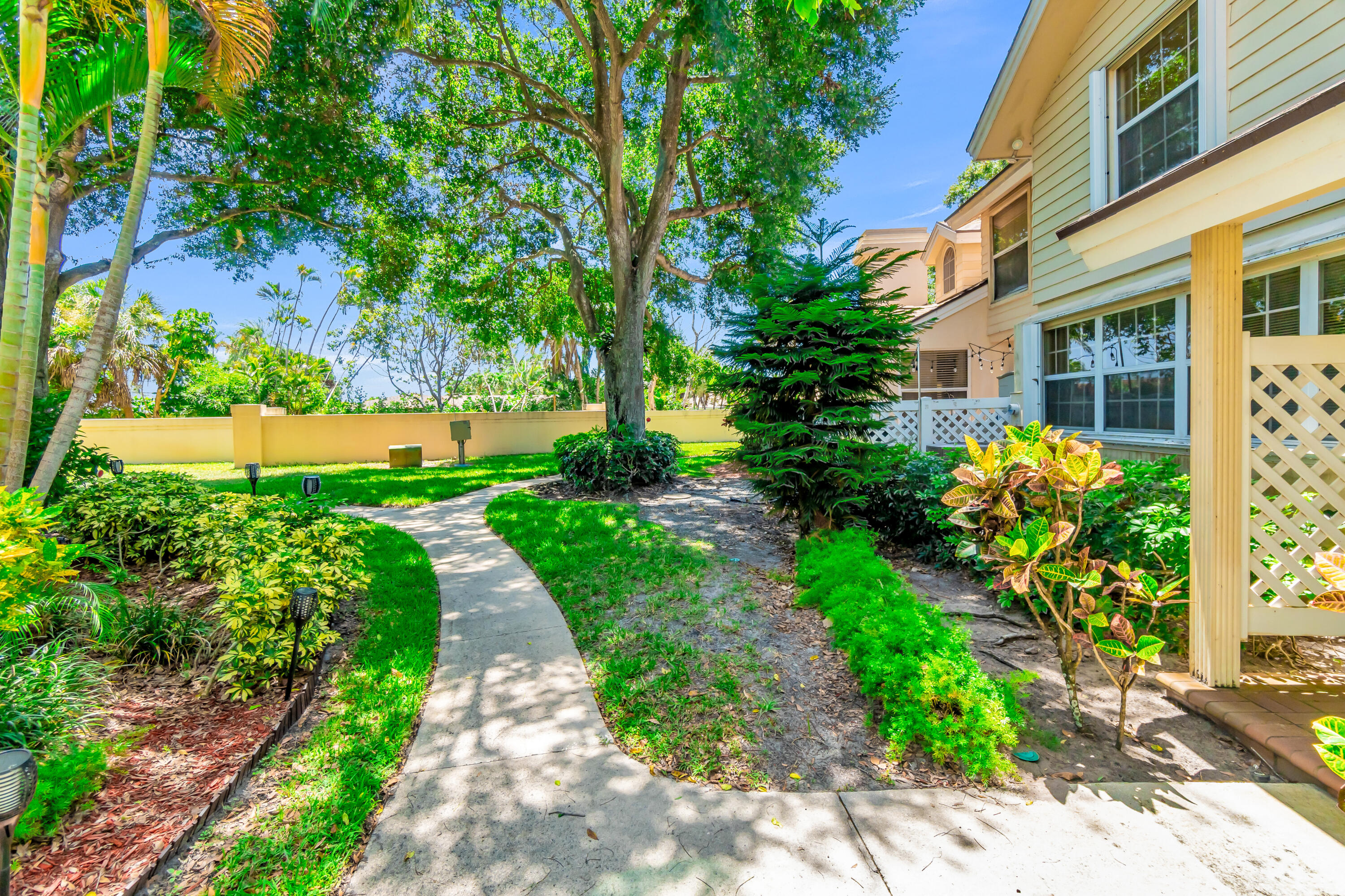 WELLESLEY AT LAKE CLARKE SHORES - Residential