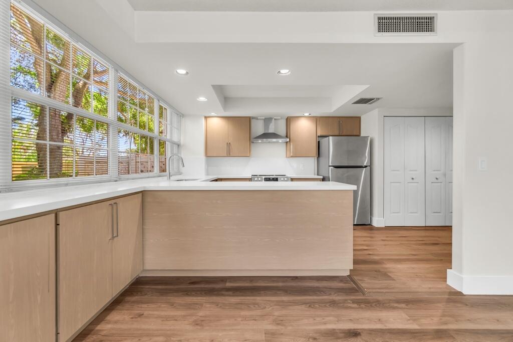 WELLESLEY AT LAKE CLARKE SHORES - Residential