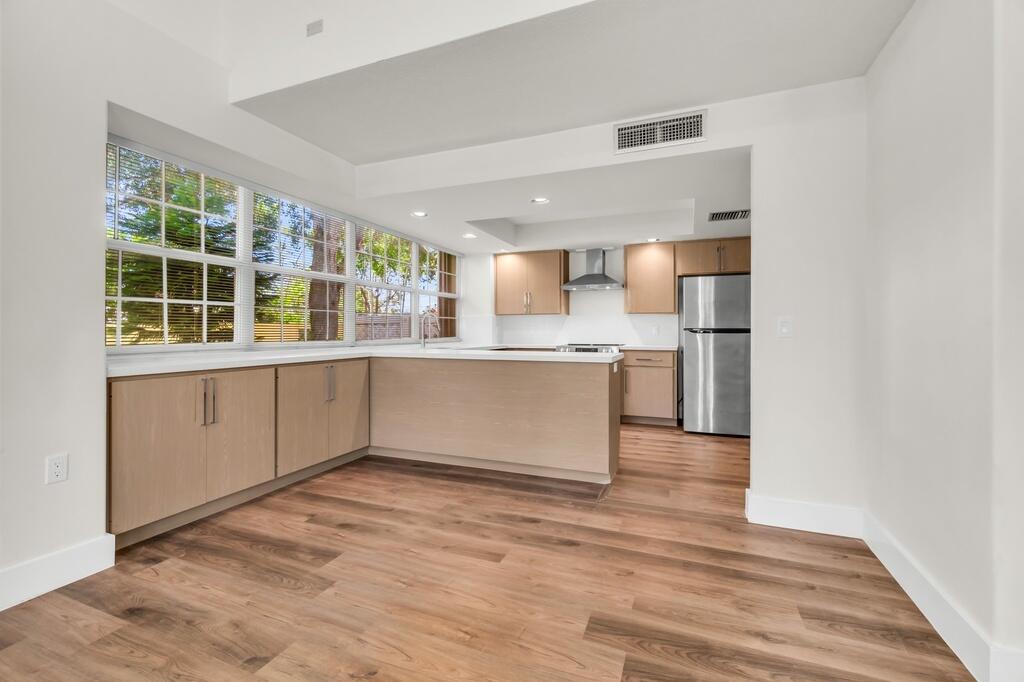 WELLESLEY AT LAKE CLARKE SHORES - Residential
