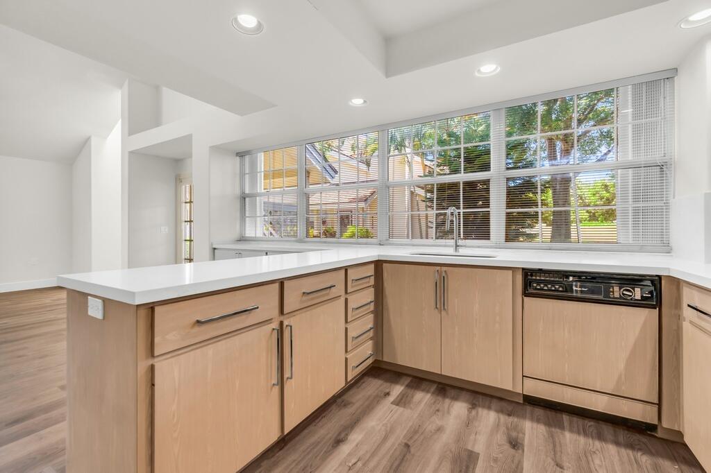 WELLESLEY AT LAKE CLARKE SHORES - Residential