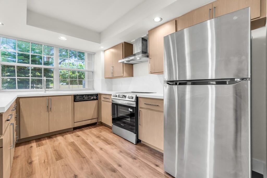 WELLESLEY AT LAKE CLARKE SHORES - Residential