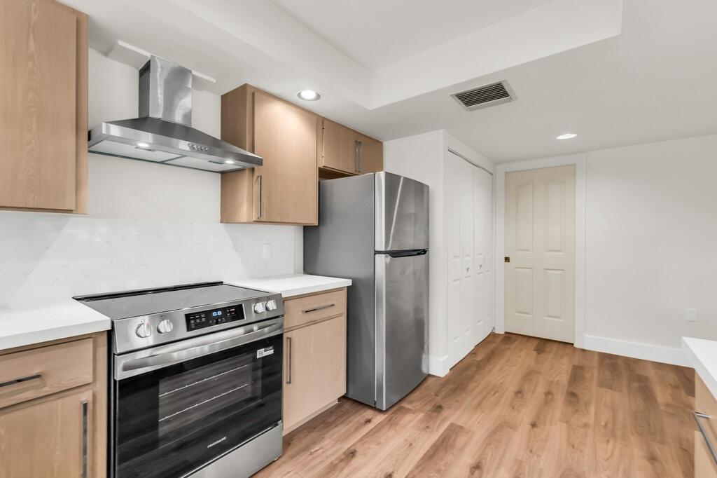 WELLESLEY AT LAKE CLARKE SHORES - Residential