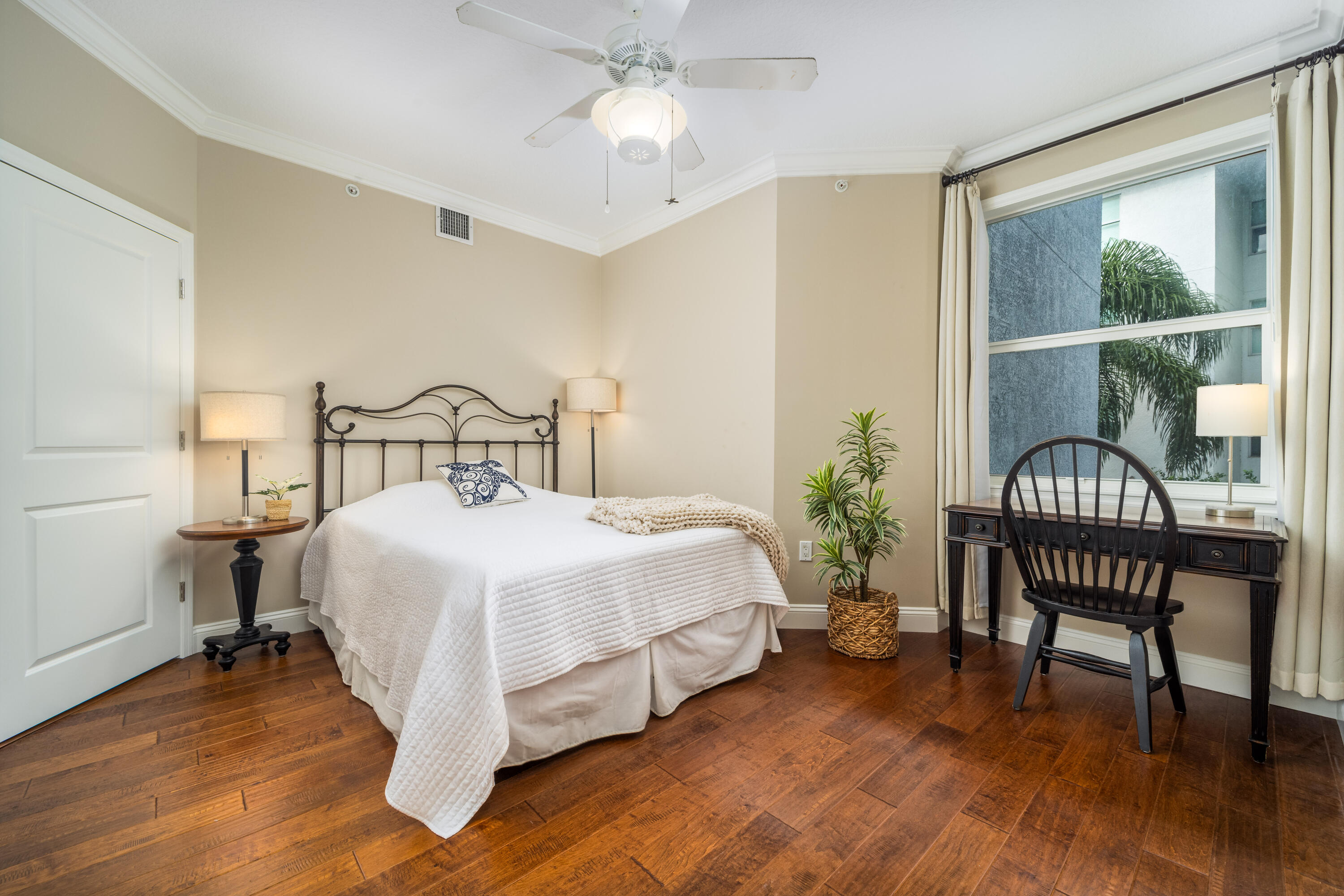 HARBORAGE YACHT CONDO - Residential