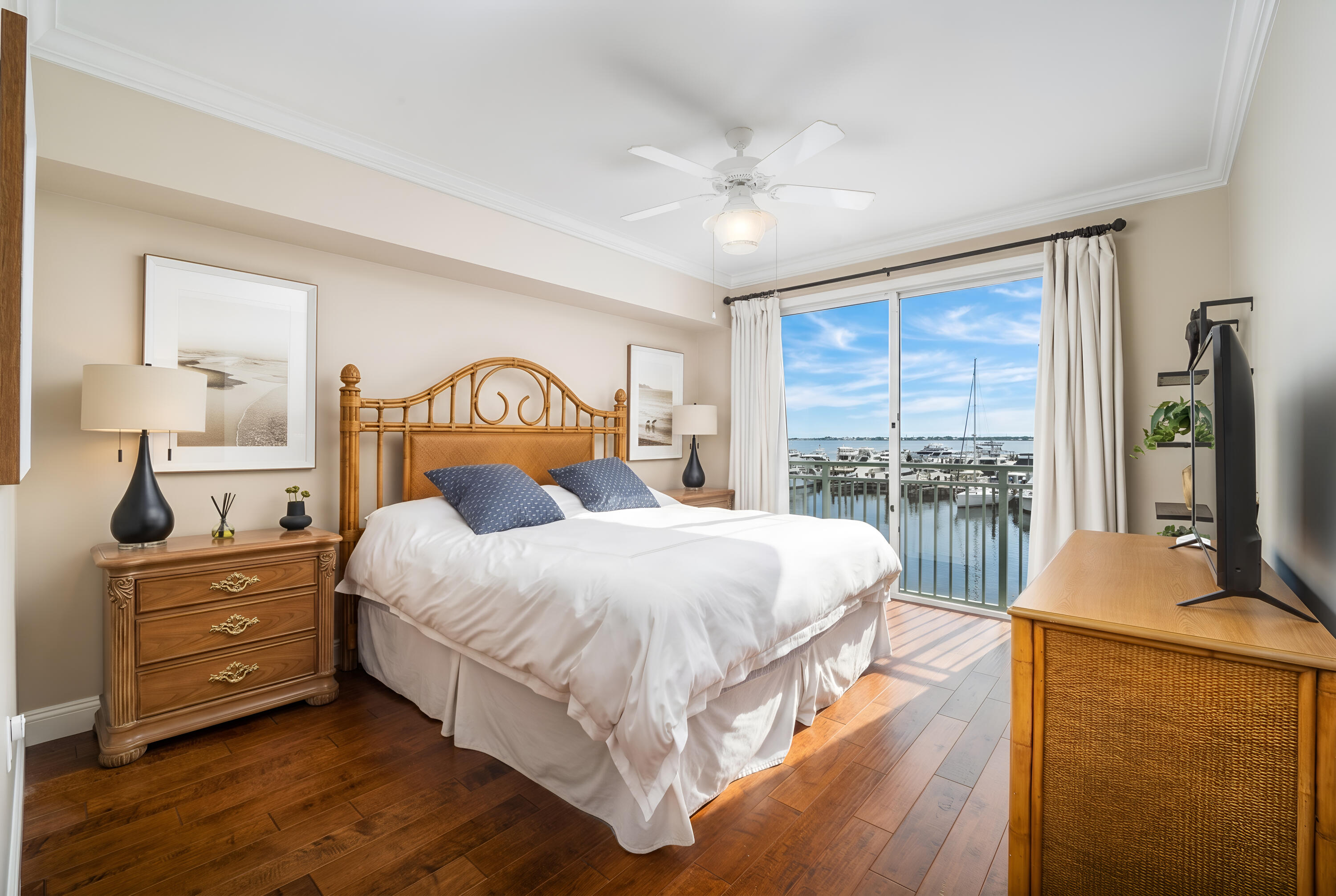 HARBORAGE YACHT CONDO - Residential