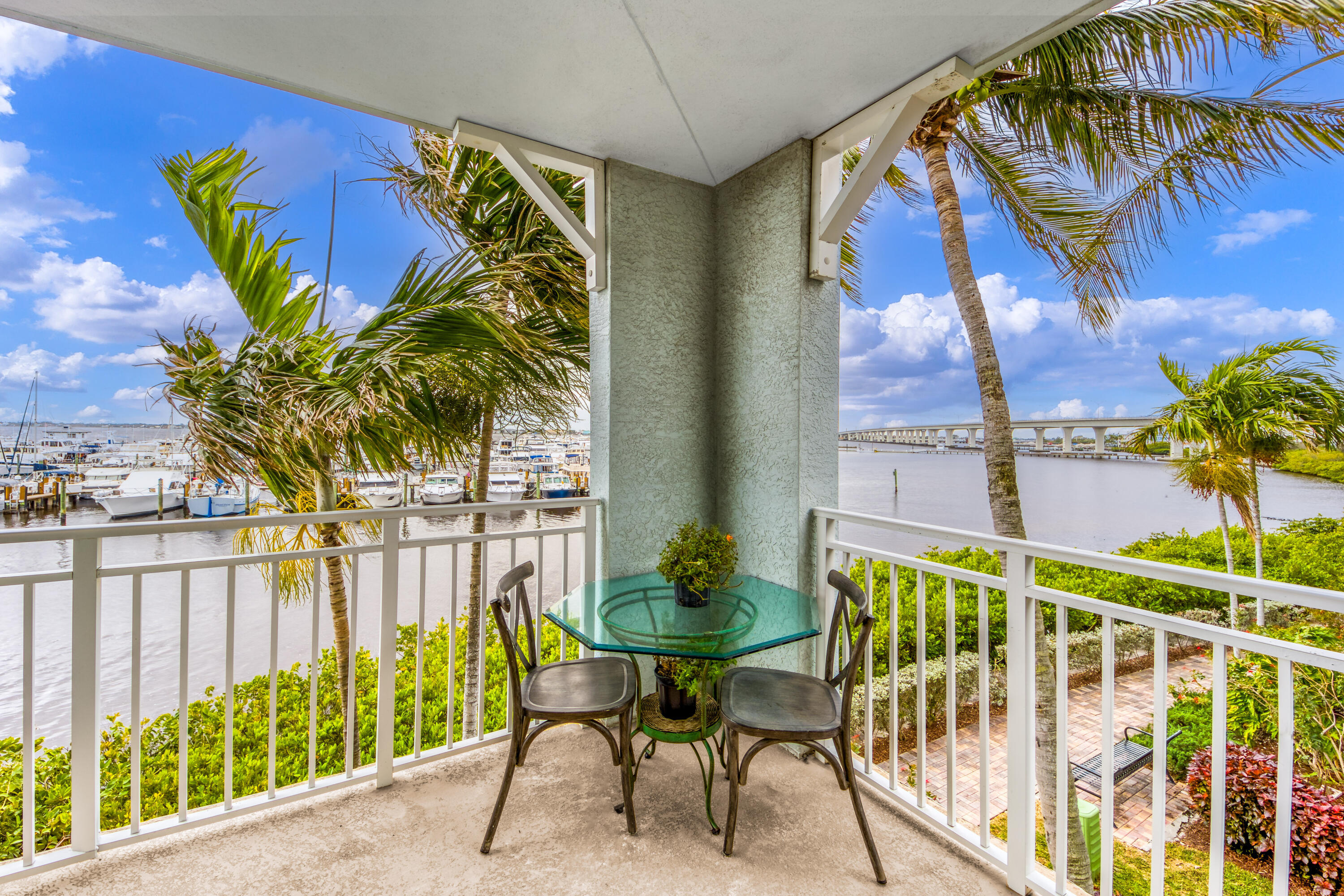 HARBORAGE YACHT CONDO - Residential