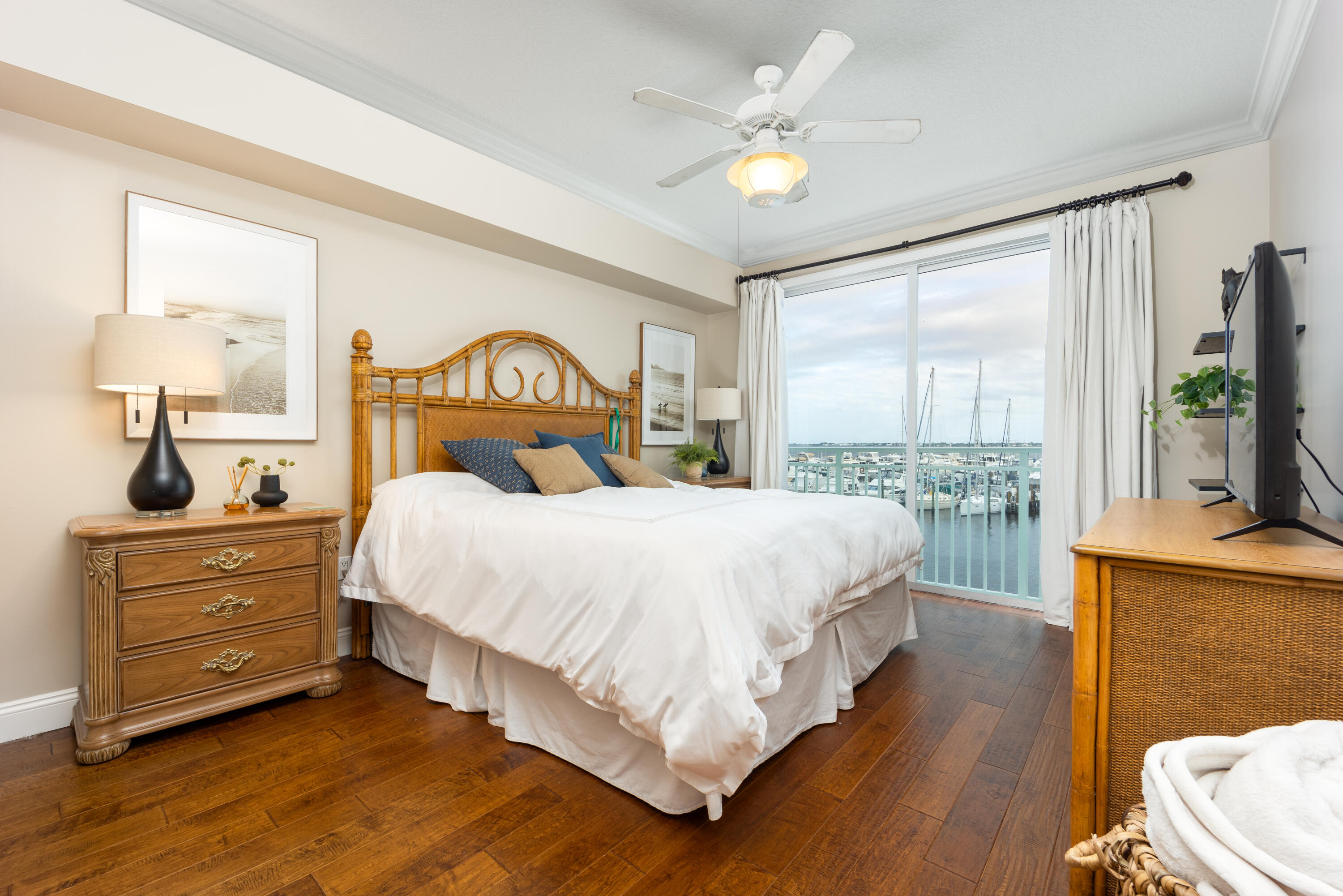 HARBORAGE YACHT CONDO - Residential