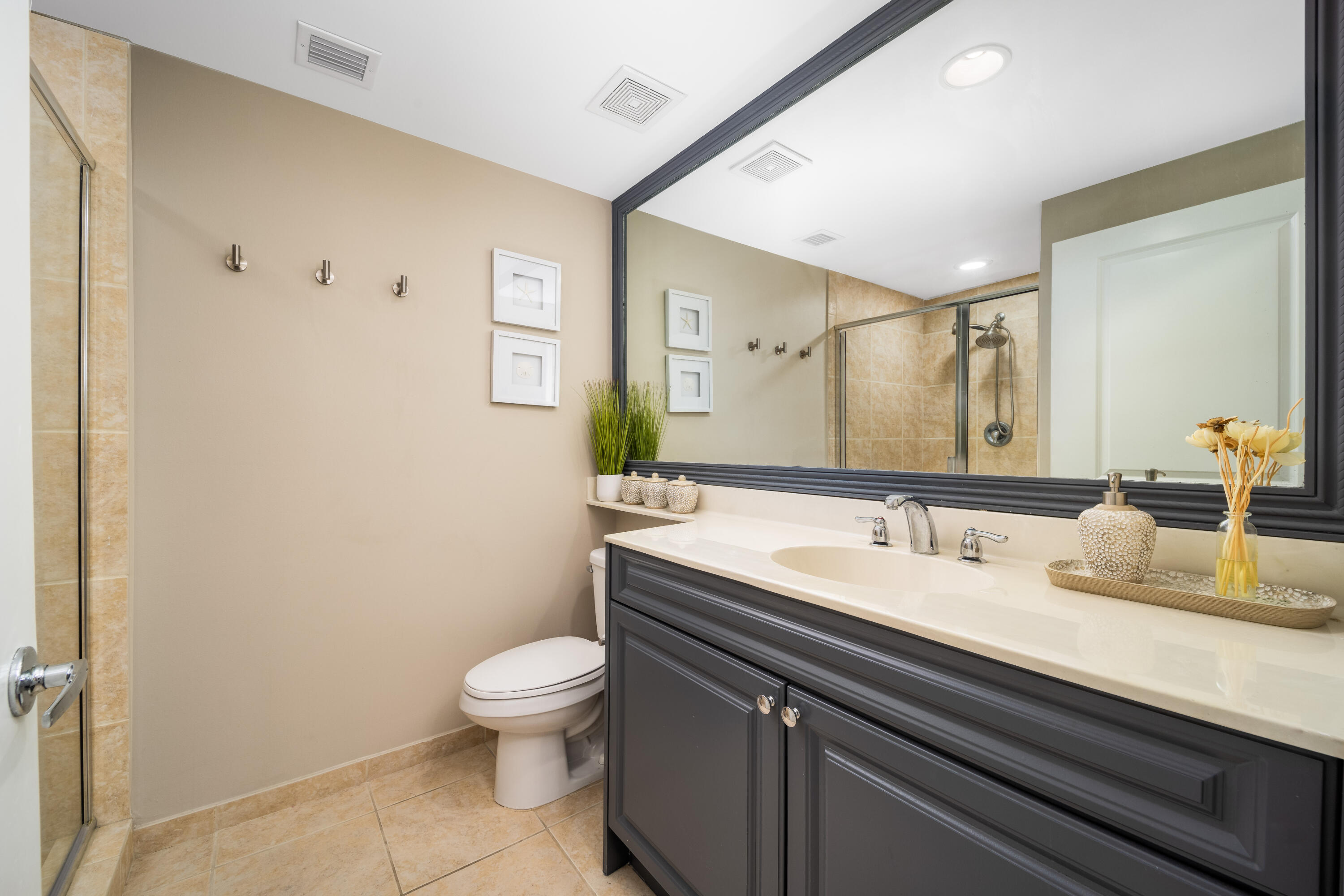 HARBORAGE YACHT CONDO - Residential